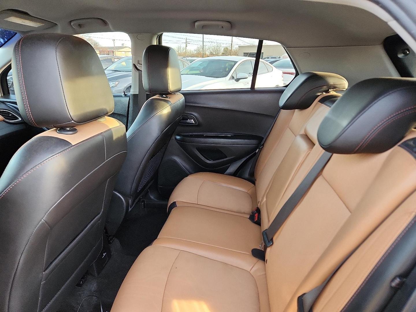 2020 BLACK Chevrolet Trax FWD LT (3GNCJLSBXLL) with an ECOTEC 1.4L I-4 DOHC, variable valve control, intercooled turbo, regular unleaded, engine with 138HP engine, located at 4110 Avenue Q, Lubbock, 79412, 33.556553, -101.855820 - Photo#4