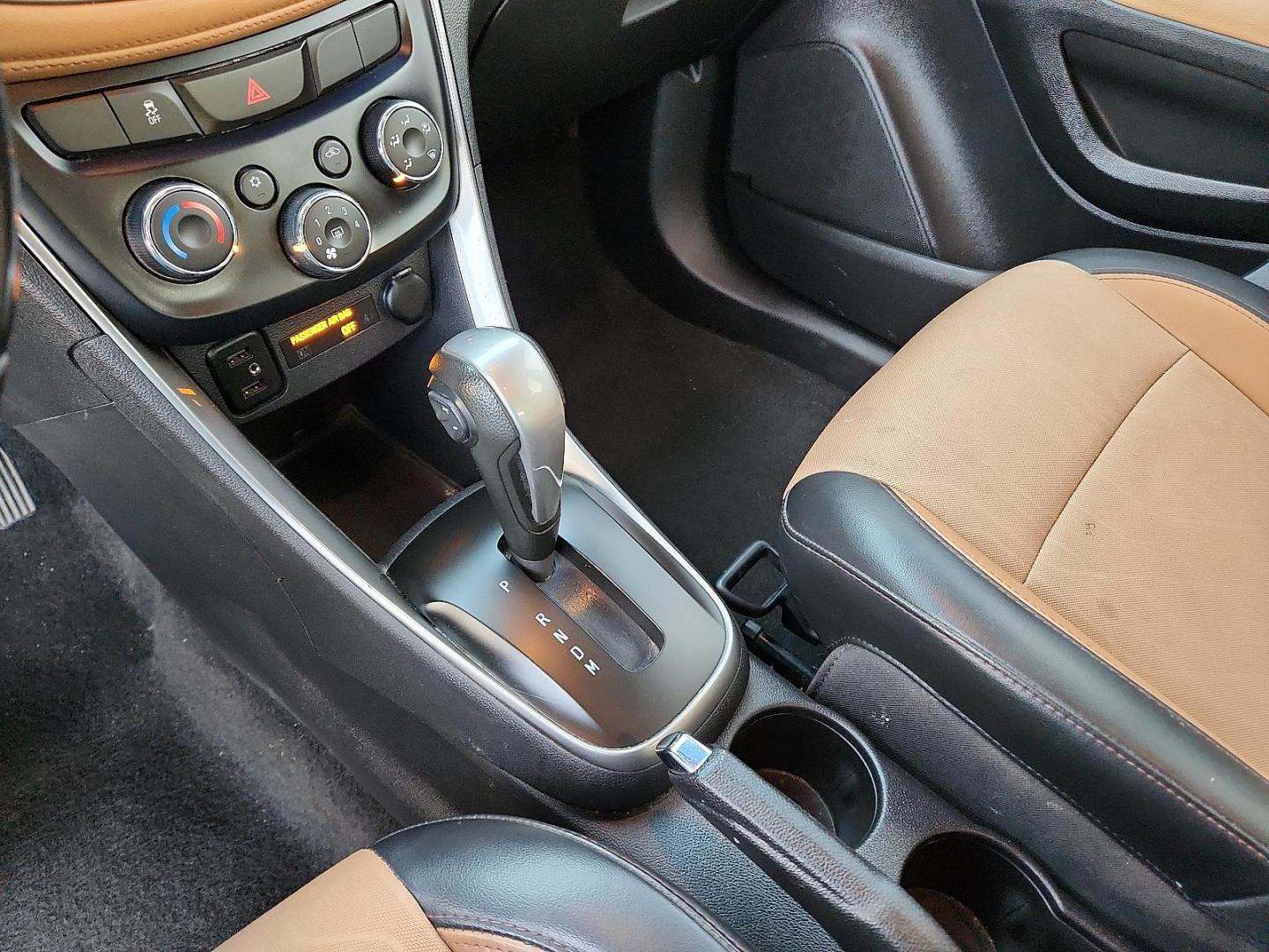 2020 BLACK Chevrolet Trax FWD LT (3GNCJLSBXLL) with an ECOTEC 1.4L I-4 DOHC, variable valve control, intercooled turbo, regular unleaded, engine with 138HP engine, located at 4110 Avenue Q, Lubbock, 79412, 33.556553, -101.855820 - Photo#11