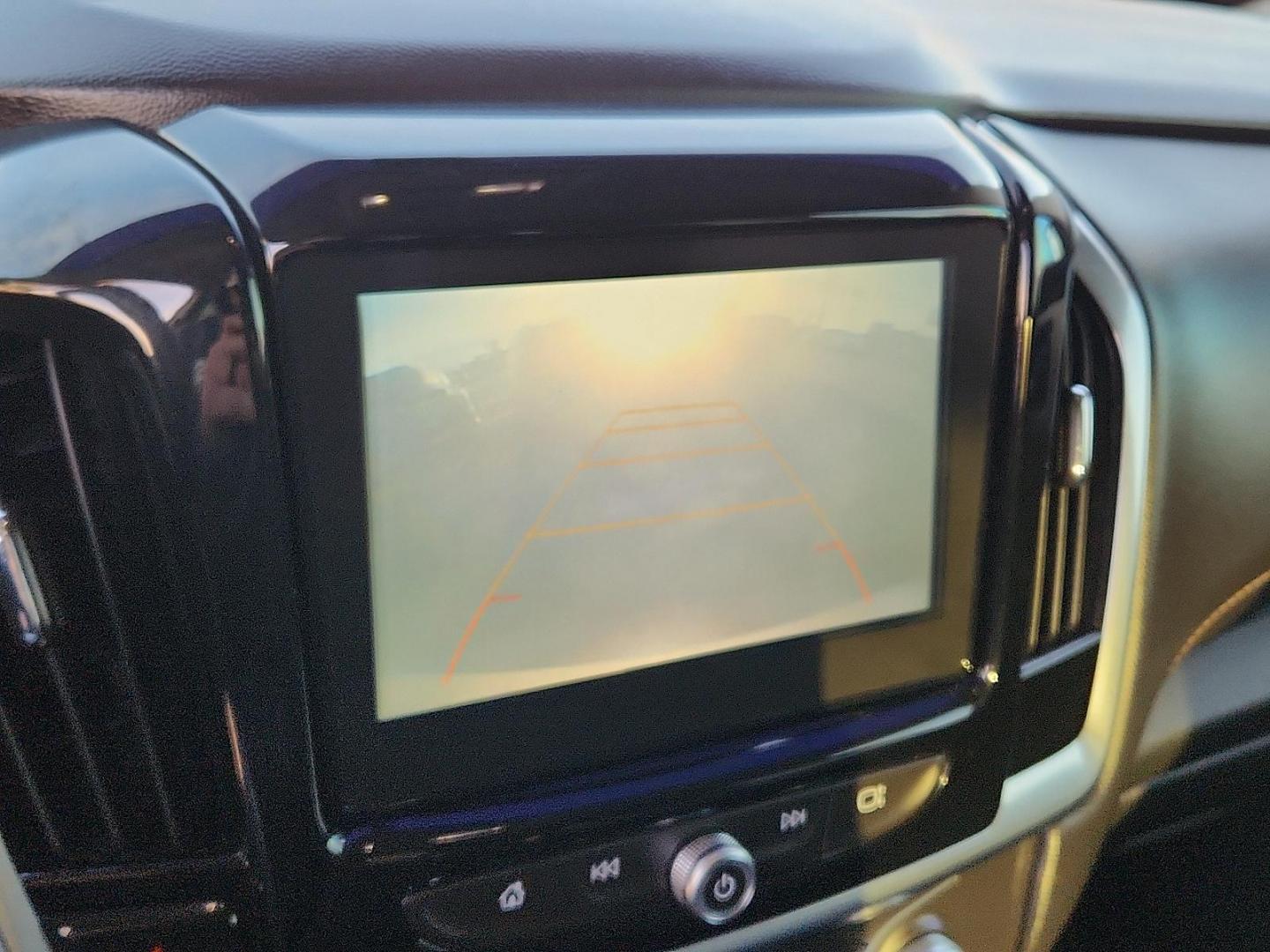 2018 BROWN Chevrolet Traverse 1LT (1GNERGKW3JJ) with an 3.6L V-6 gasoline direct injection, DOHC, VVT variable valve control, regular unleaded, engine with 310HP engine, located at 4110 Avenue Q, Lubbock, 79412, 33.556553, -101.855820 - Photo#7