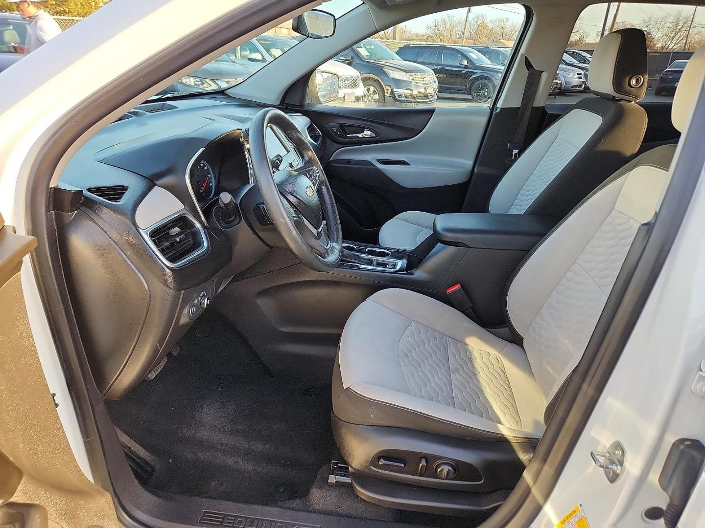 2021 WHITE Chevrolet Equinox FWD LS (3GNAXHEV0MS) with an 1.5L I-4 gasoline direct injection, DOHC, VVT variable valve control, intercooled turbo, regular unleaded, engine with 170HP engine, located at 4110 Avenue Q, Lubbock, 79412, 33.556553, -101.855820 - Photo#6