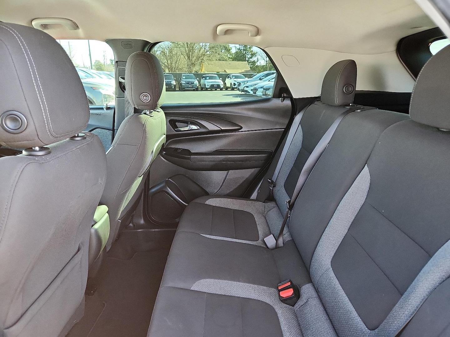 2021 GRAY Chevrolet Trailblazer FWD LS (KL79MMS27MB) with an ECOTEC 1.2L I-3 gasoline direct injection, DOHC, variable valve control, intercooled turbo, regular unleaded, engine with 137HP engine, located at 4110 Avenue Q, Lubbock, 79412, 33.556553, -101.855820 - 01/20/2026 key in envelope god - Photo#4