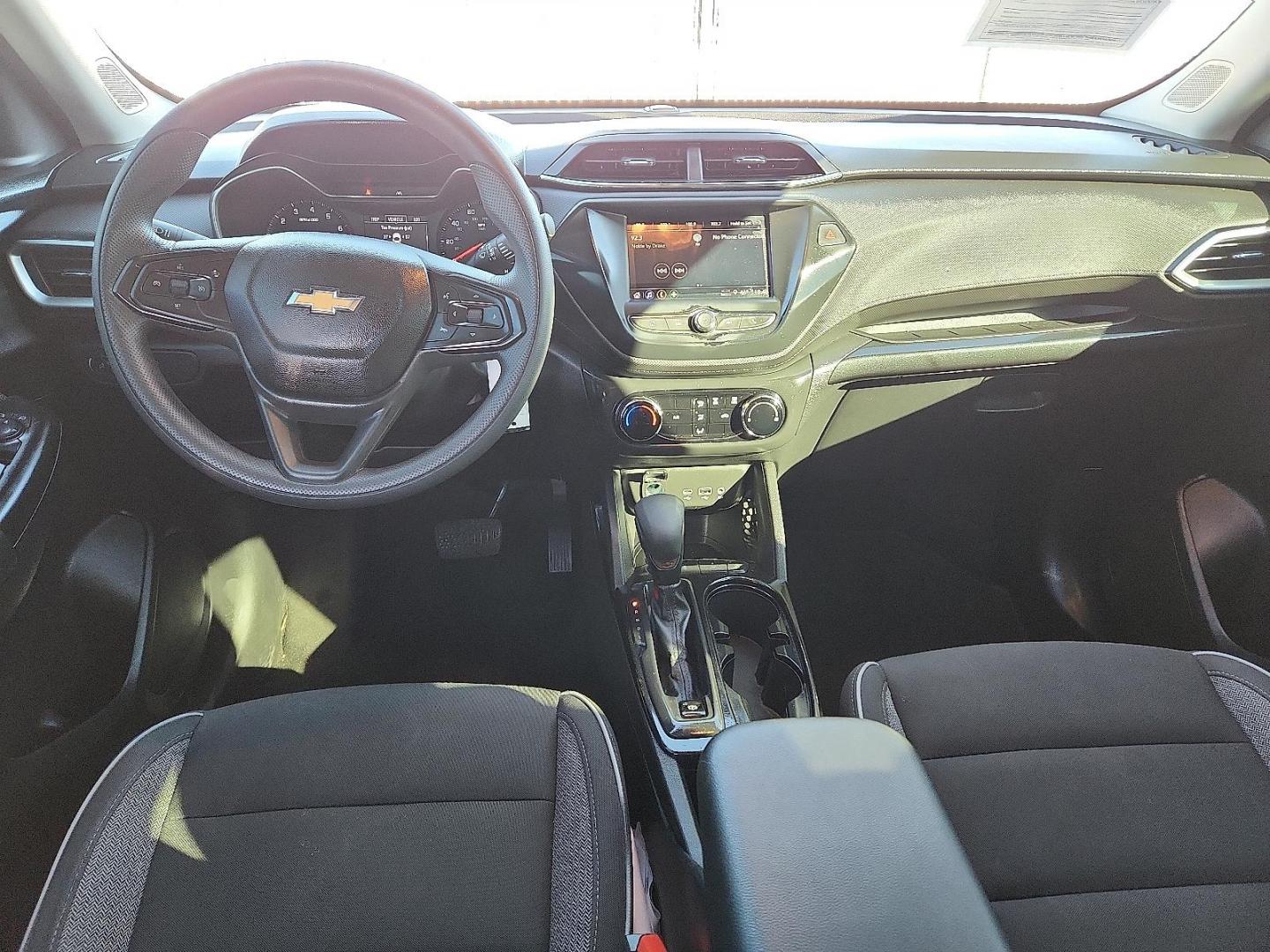 2021 GRAY Chevrolet Trailblazer FWD LS (KL79MMS27MB) with an ECOTEC 1.2L I-3 gasoline direct injection, DOHC, variable valve control, intercooled turbo, regular unleaded, engine with 137HP engine, located at 4110 Avenue Q, Lubbock, 79412, 33.556553, -101.855820 - 01/20/2026 key in envelope god - Photo#5