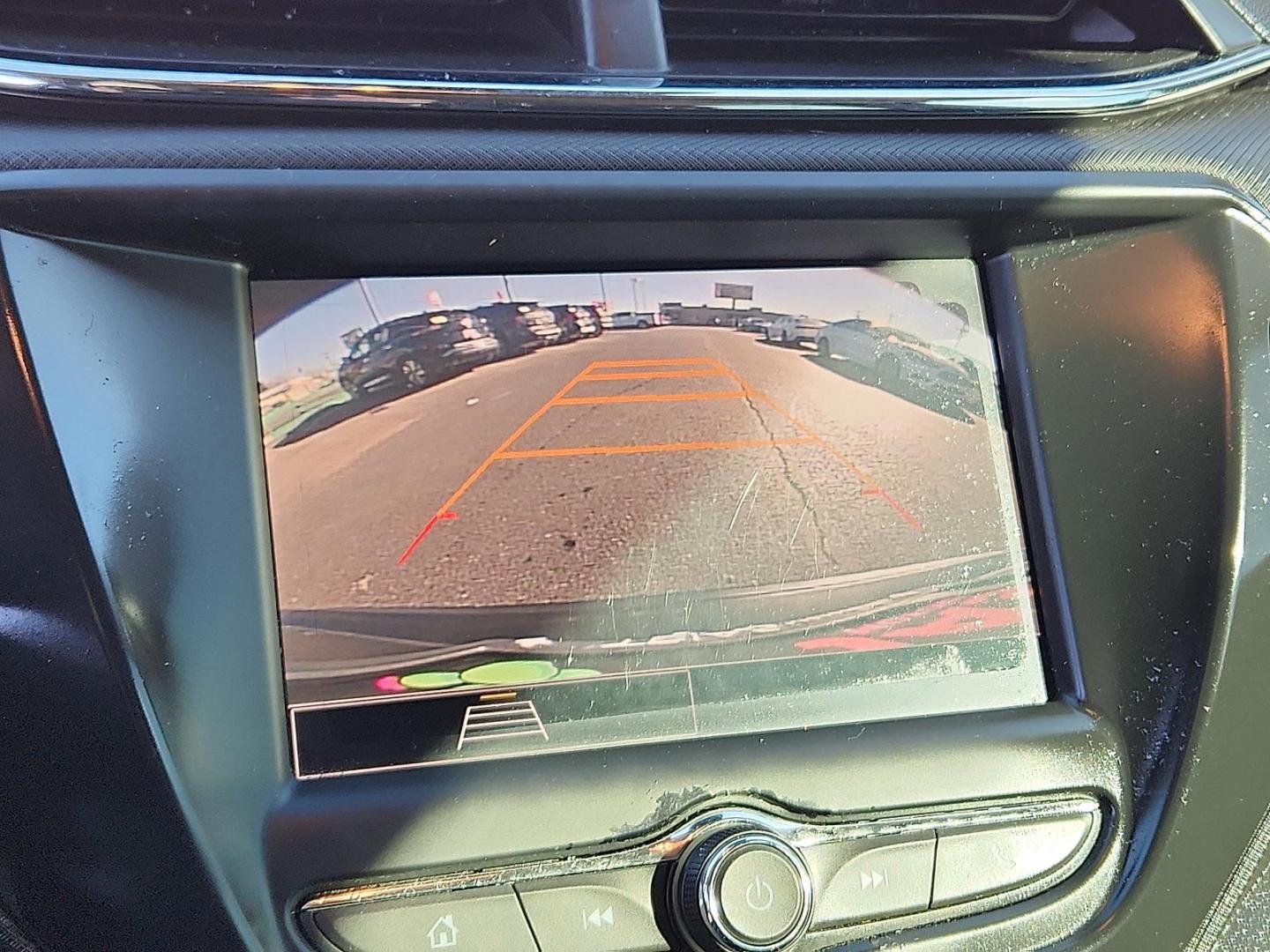 2021 GRAY Chevrolet Trailblazer FWD LS (KL79MMS27MB) with an ECOTEC 1.2L I-3 gasoline direct injection, DOHC, variable valve control, intercooled turbo, regular unleaded, engine with 137HP engine, located at 4110 Avenue Q, Lubbock, 79412, 33.556553, -101.855820 - 01/20/2026 key in envelope god - Photo#7