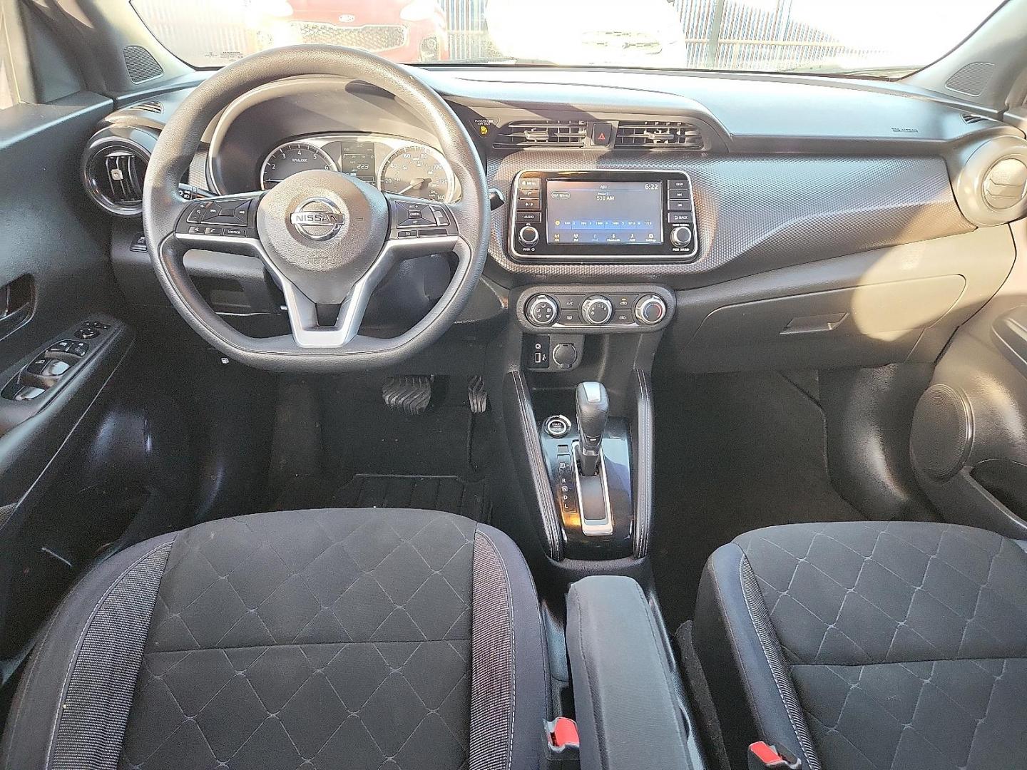 2019 SILVER Nissan Kicks S (3N1CP5CU6KL) with an 1.6L I-4 DOHC, CVTCS variable valve control, regular unleaded, engine with 122HP engine, located at 4110 Avenue Q, Lubbock, 79412, 33.556553, -101.855820 - Photo#5