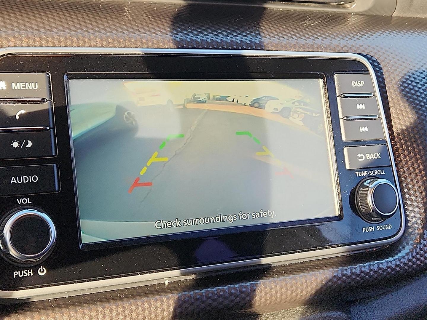 2019 SILVER Nissan Kicks S (3N1CP5CU6KL) with an 1.6L I-4 DOHC, CVTCS variable valve control, regular unleaded, engine with 122HP engine, located at 4110 Avenue Q, Lubbock, 79412, 33.556553, -101.855820 - Photo#7