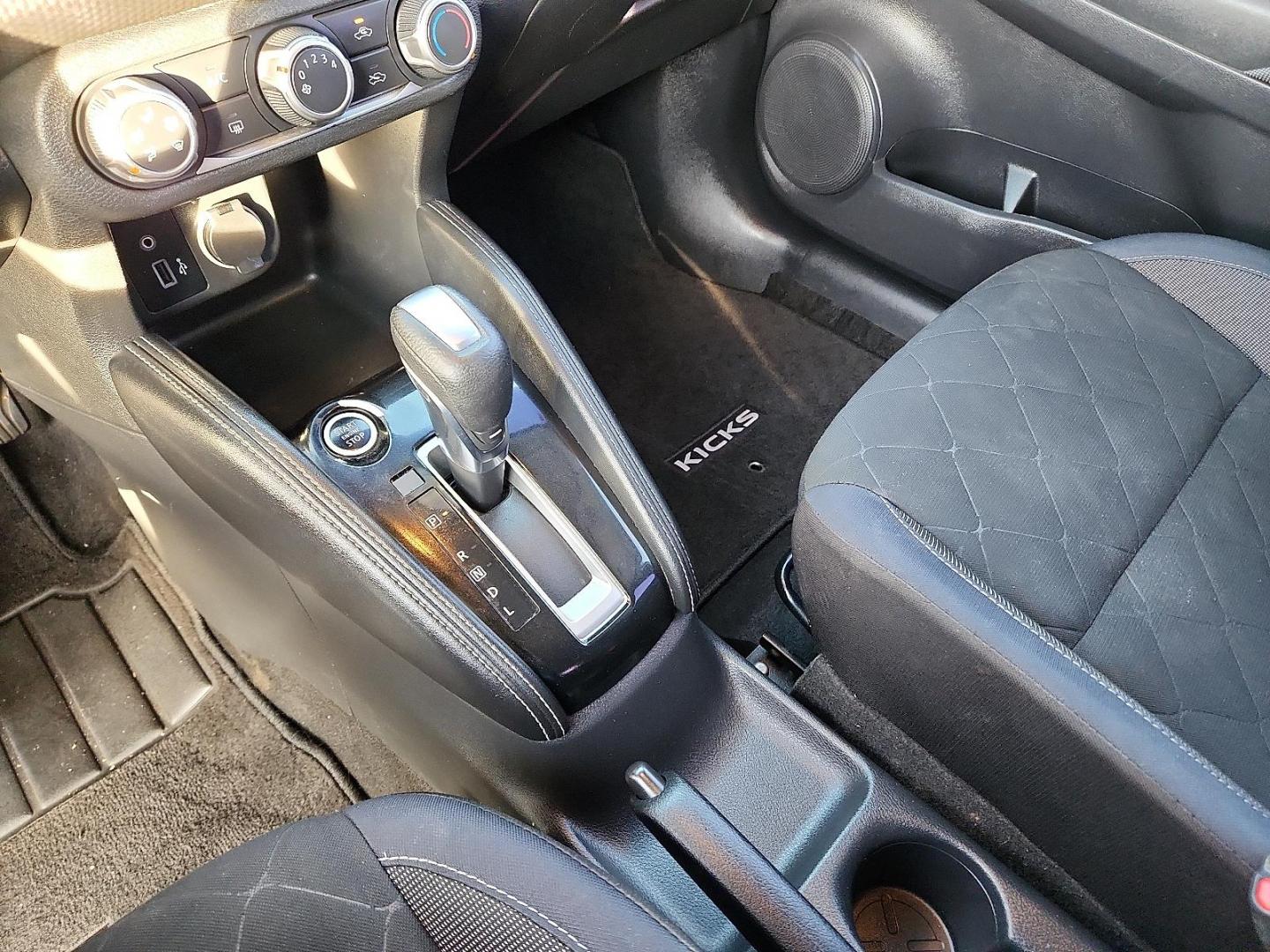 2019 SILVER Nissan Kicks S (3N1CP5CU6KL) with an 1.6L I-4 DOHC, CVTCS variable valve control, regular unleaded, engine with 122HP engine, located at 4110 Avenue Q, Lubbock, 79412, 33.556553, -101.855820 - Photo#11