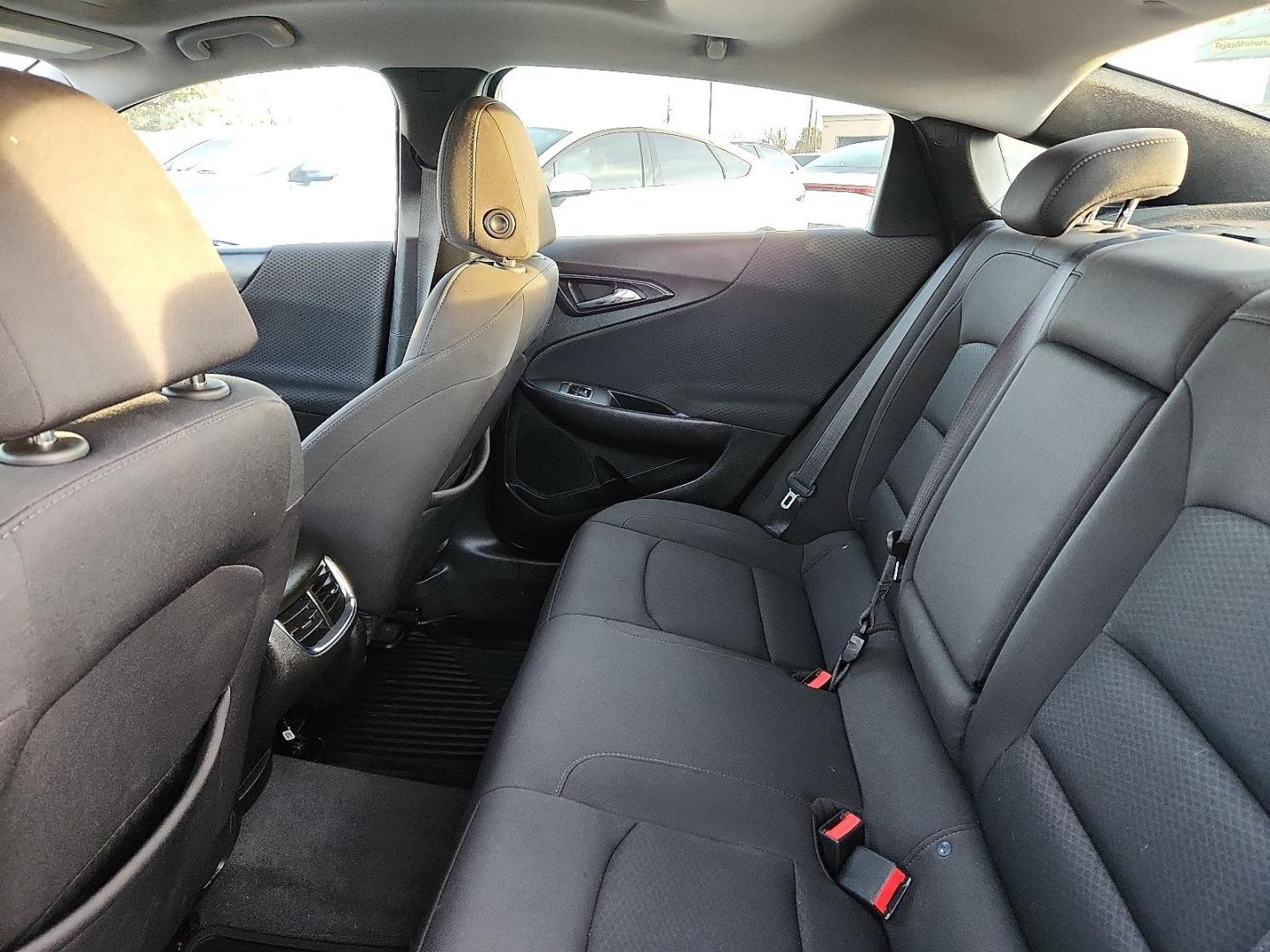 2019 BLACK Chevrolet Malibu LT (1G1ZD5ST3KF) with an ECOTEC 1.5L I-4 gasoline direct injection, DOHC, VVT variable valve control, intercooled turbo, regular unleaded, engine with 160HP engine, located at 4110 Avenue Q, Lubbock, 79412, 33.556553, -101.855820 - Photo#4