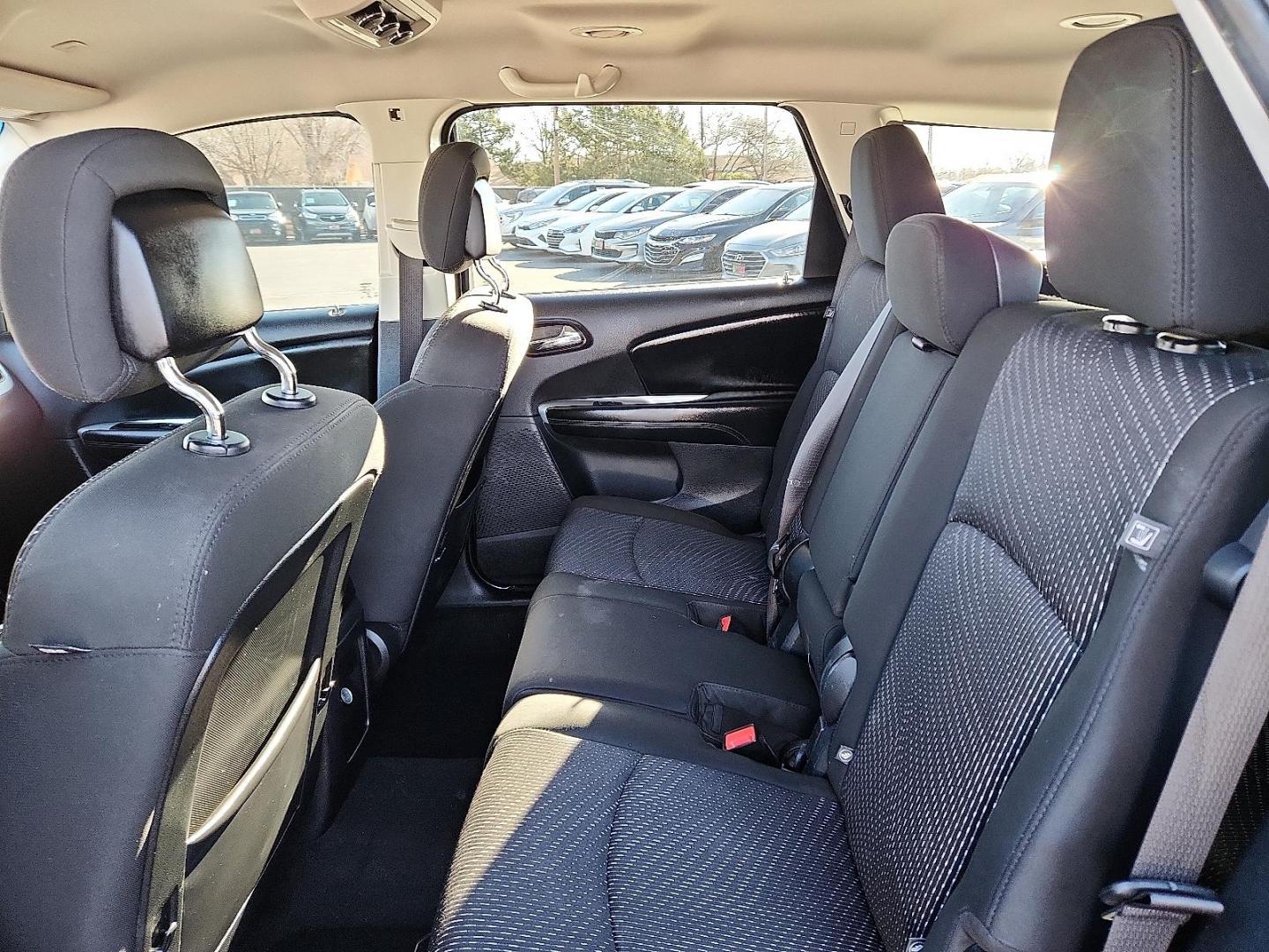 2020 BLACK Dodge Journey SE Value (3C4PDCAB1LT) with an Tigershark MultiAir 2.4L I-4 DOHC, VVT variable valve control, regular unleaded, engine with 173HP engine, located at 4110 Avenue Q, Lubbock, 79412, 33.556553, -101.855820 - Photo#4