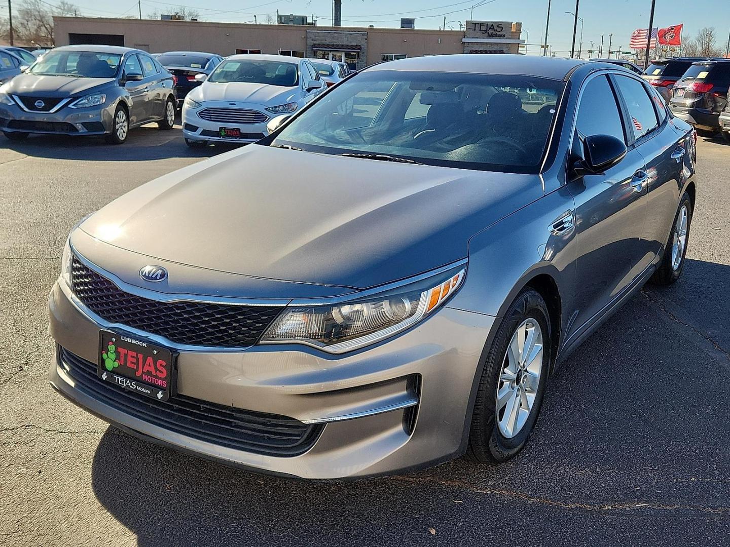 2018 Silky Silver - 4SS /Black - WK Kia Optima LX (5XXGT4L36JG) with an Theta II 2.4L I-4 gasoline direct injection, DOHC, CVVT variable valve control, regular unleaded, engine with 185HP engine, located at 4110 Avenue Q, Lubbock, 79412, 33.556553, -101.855820 - 01/16/2026 KEY IN ENVELOPE GOD - Photo#3
