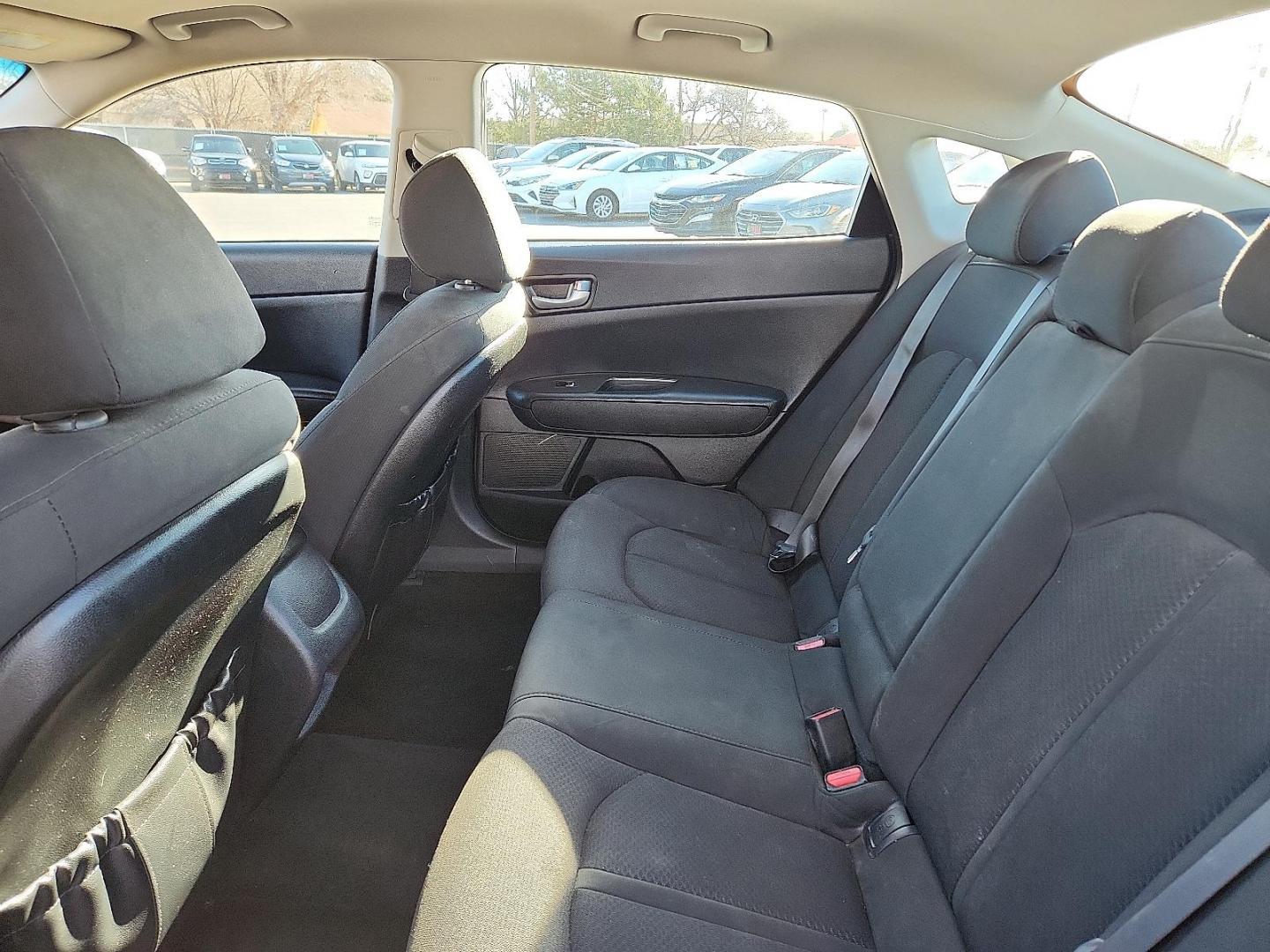 2018 Silky Silver - 4SS /Black - WK Kia Optima LX (5XXGT4L36JG) with an Theta II 2.4L I-4 gasoline direct injection, DOHC, CVVT variable valve control, regular unleaded, engine with 185HP engine, located at 4110 Avenue Q, Lubbock, 79412, 33.556553, -101.855820 - 01/16/2026 KEY IN ENVELOPE GOD - Photo#4