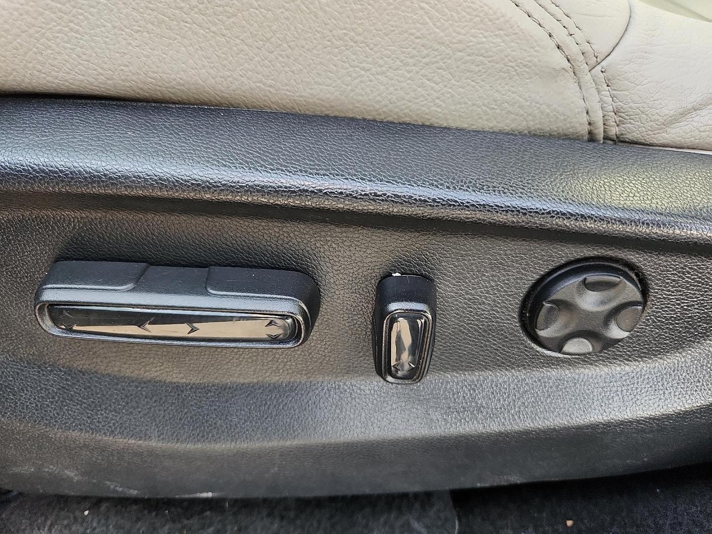 2020 GRAY /Tan Honda CR-V Hybrid EX (7FART6H57LE) with an 2L I-4 DOHC, i-VTEC variable valve control, regular unleaded, engine with 143HP engine, located at 4110 Avenue Q, Lubbock, 79412, 33.556553, -101.855820 - 01/16/2025 KEY IN ENVELOPE GOD - Photo#9