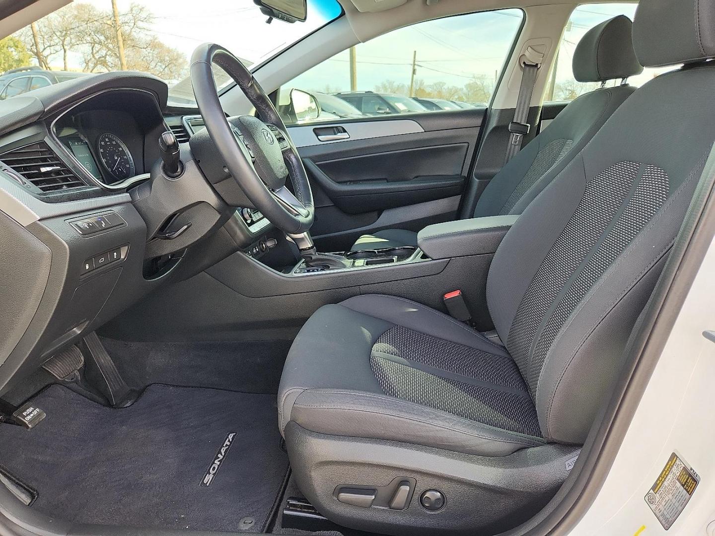 2019 WHITE /Black - CT Hyundai Sonata SEL (5NPE34AF3KH) with an 2.4L I-4 gasoline direct injection, DOHC, D-CVVT variable valve control, regular unleaded, engine with 185HP engine, located at 4110 Avenue Q, Lubbock, 79412, 33.556553, -101.855820 - 01/23/2026 KEY IN ENVELOPE GOD - Photo#8