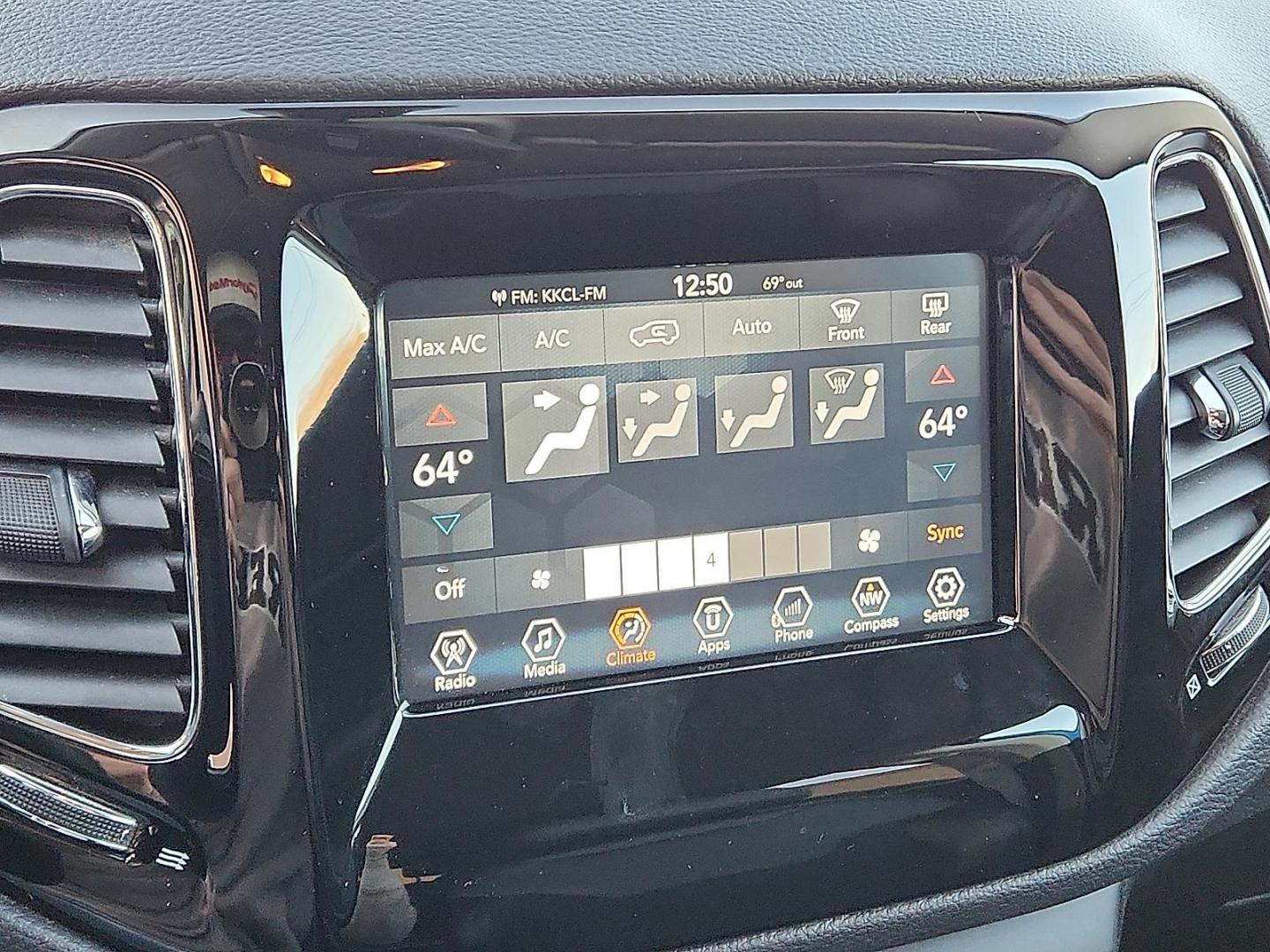 2019 BLUE Jeep Compass Altitude FWD (3C4NJCBB3KT) with an 2.4L I-4 variable valve control, regular unleaded, engine with 180HP engine, located at 4110 Avenue Q, Lubbock, 79412, 33.556553, -101.855820 - Photo#9