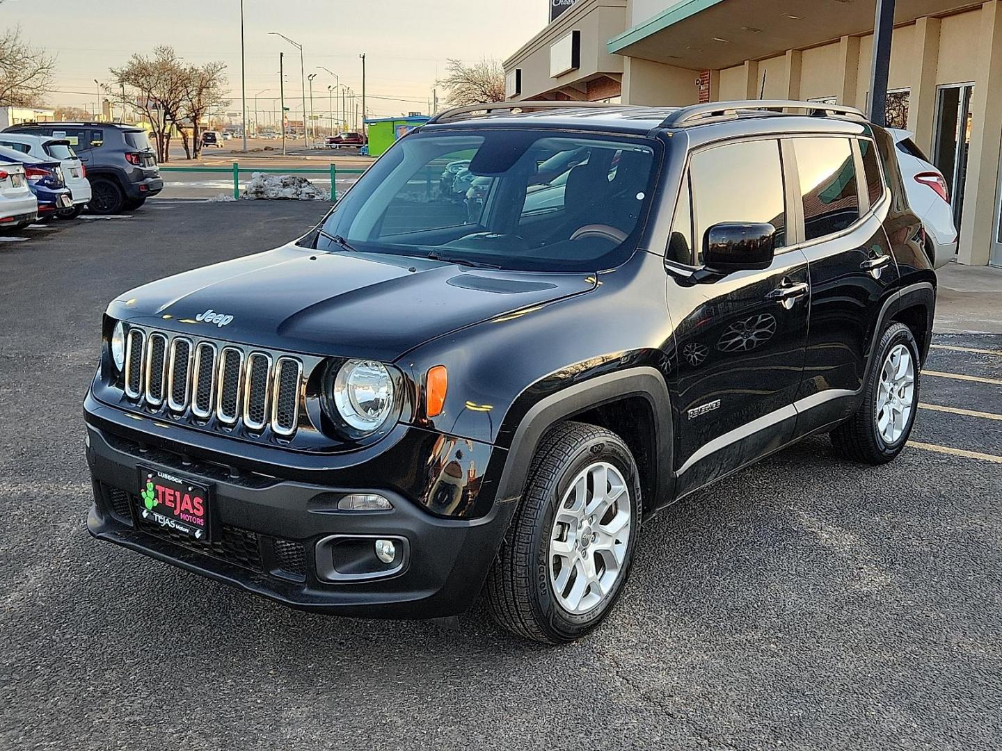 2018 Black Jeep Renegade Latitude FWD (ZACCJABB4JP) with an Tigershark MultiAir 2.4L I-4 variable valve control, regular unleaded, engine with 180HP engine, located at 4110 Avenue Q, Lubbock, 79412, 33.556553, -101.855820 - Photo#3