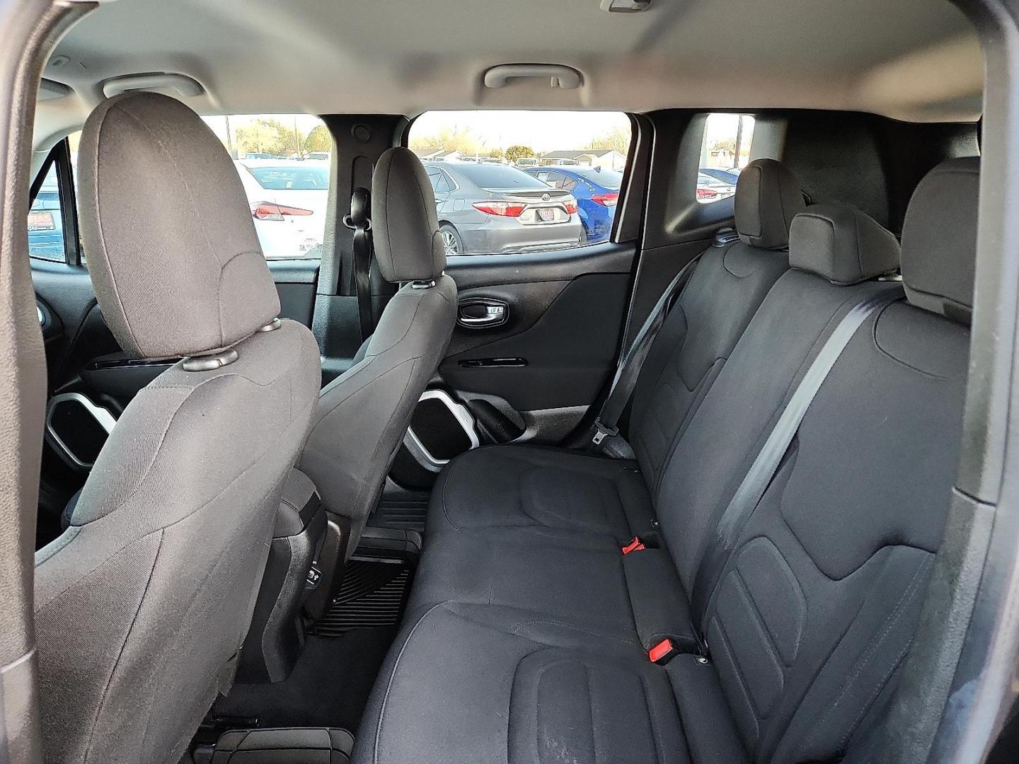 2018 Black Jeep Renegade Latitude FWD (ZACCJABB4JP) with an Tigershark MultiAir 2.4L I-4 variable valve control, regular unleaded, engine with 180HP engine, located at 4110 Avenue Q, Lubbock, 79412, 33.556553, -101.855820 - Photo#4