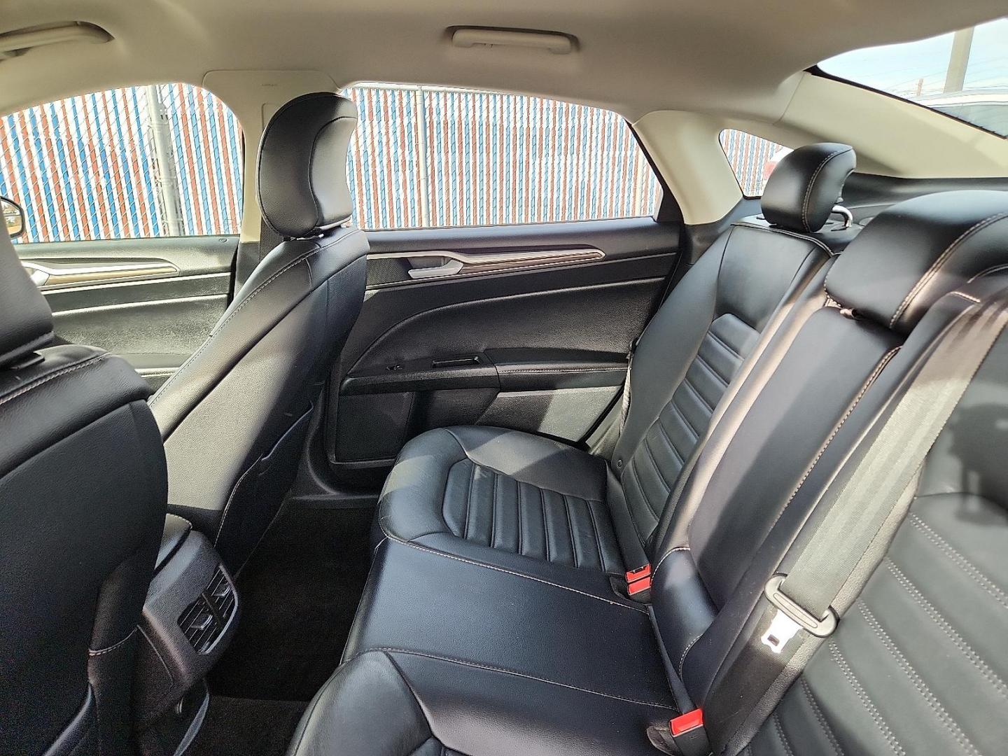 2018 BLUE Ford Fusion SE (3FA6P0HD9JR) with an EcoBoost 1.5L I-4 gasoline direct injection, DOHC, Ti-VCT variable valve control, intercooled turbo, regular unleaded, engine with 181HP engine, located at 4110 Avenue Q, Lubbock, 79412, 33.556553, -101.855820 - 02/11/2026 KEY IN ENVELOPE GOD - Photo#4