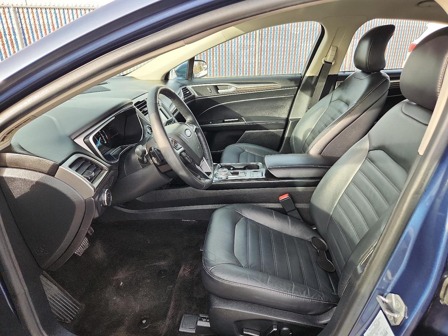 2018 BLUE Ford Fusion SE (3FA6P0HD9JR) with an EcoBoost 1.5L I-4 gasoline direct injection, DOHC, Ti-VCT variable valve control, intercooled turbo, regular unleaded, engine with 181HP engine, located at 4110 Avenue Q, Lubbock, 79412, 33.556553, -101.855820 - 02/11/2026 KEY IN ENVELOPE GOD - Photo#6