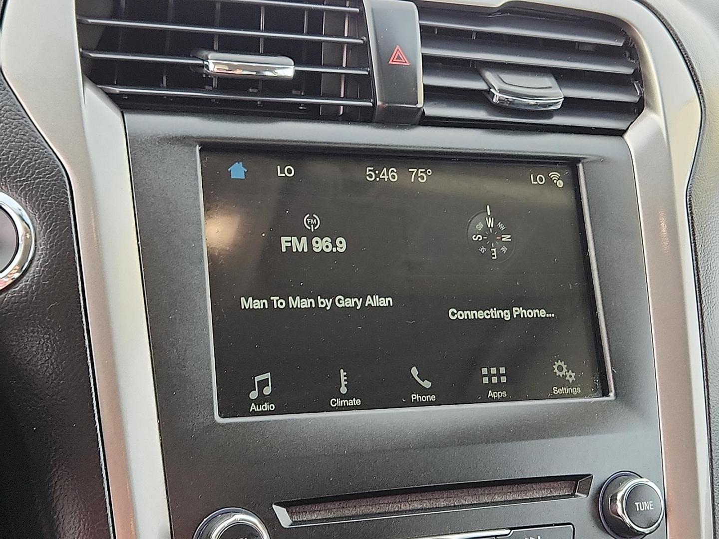 2018 BLUE Ford Fusion SE (3FA6P0HD9JR) with an EcoBoost 1.5L I-4 gasoline direct injection, DOHC, Ti-VCT variable valve control, intercooled turbo, regular unleaded, engine with 181HP engine, located at 4110 Avenue Q, Lubbock, 79412, 33.556553, -101.855820 - 02/11/2026 KEY IN ENVELOPE GOD - Photo#8