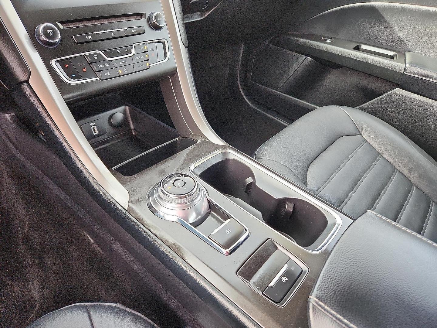 2018 BLUE Ford Fusion SE (3FA6P0HD9JR) with an EcoBoost 1.5L I-4 gasoline direct injection, DOHC, Ti-VCT variable valve control, intercooled turbo, regular unleaded, engine with 181HP engine, located at 4110 Avenue Q, Lubbock, 79412, 33.556553, -101.855820 - 02/11/2026 KEY IN ENVELOPE GOD - Photo#11