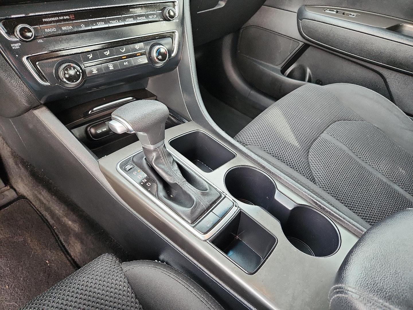 2019 WHITE Kia Optima LX (5XXGT4L32KG) with an Theta II 2.4L I-4 gasoline direct injection, DOHC, D-CVVT variable valve control, regular unleaded, engine with 185HP engine, located at 4110 Avenue Q, Lubbock, 79412, 33.556553, -101.855820 - 02/10/2026 KEY IN ENVELOPE GOD - Photo#11