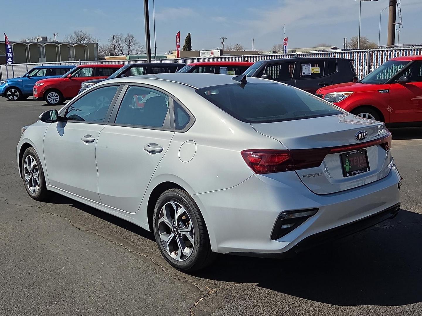 2021 Silky Silver - 4SS /Black - WK Kia Forte LXS (3KPF24AD6ME) with an 2L I-4 DOHC, D-CVVT variable valve control, regular unleaded, engine with 147HP engine, located at 4110 Avenue Q, Lubbock, 79412, 33.556553, -101.855820 - Photo#3