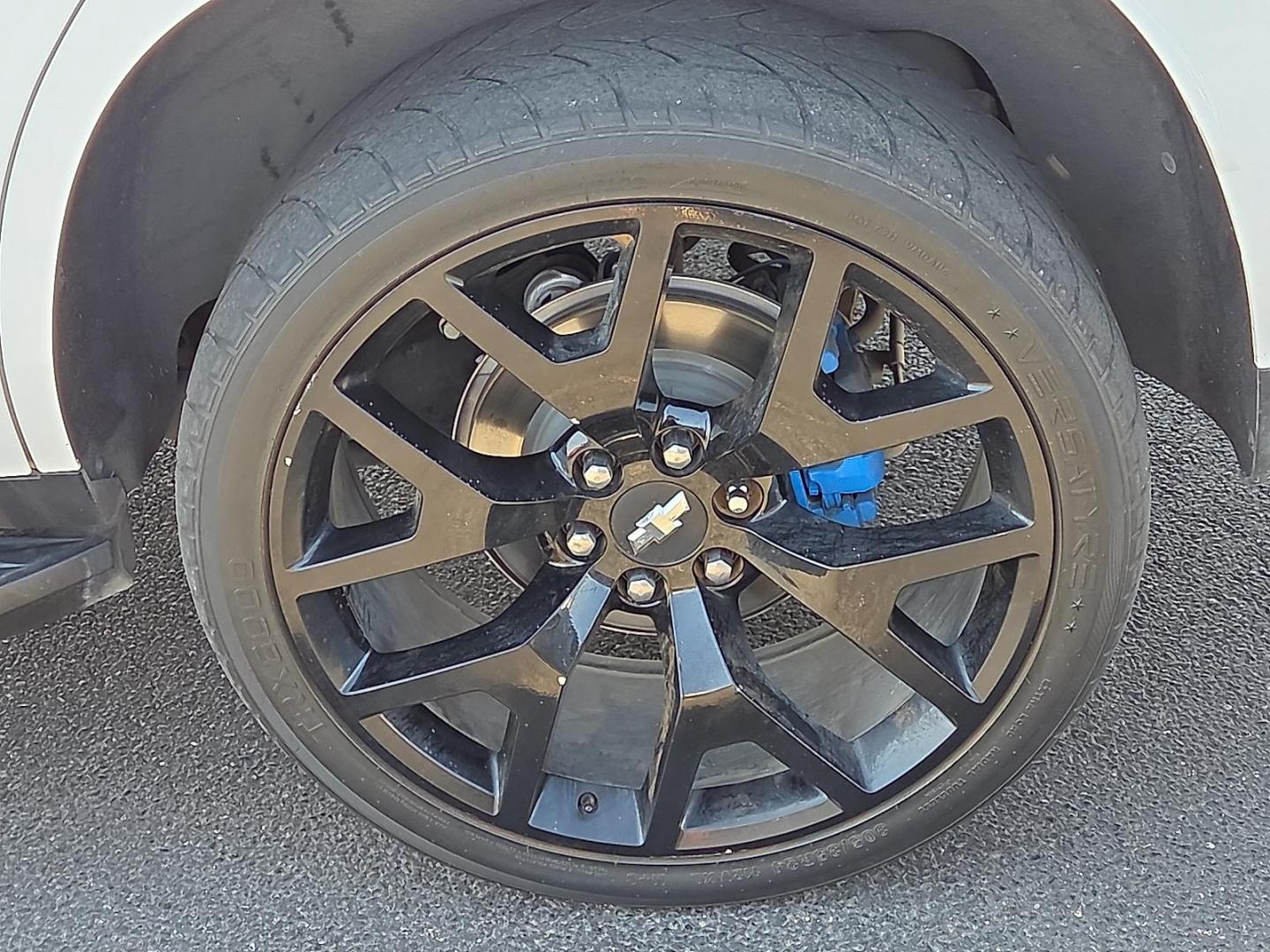 2021 Summit White - GAZ /Jet Black - H0U Chevrolet Tahoe 2WD LS (1GNSCMKD1MR) with an Remote Start engine, located at 4110 Avenue Q, Lubbock, 79412, 33.556553, -101.855820 - 02/14/2026 KEY IN ENVELOPE GOD - Photo#5