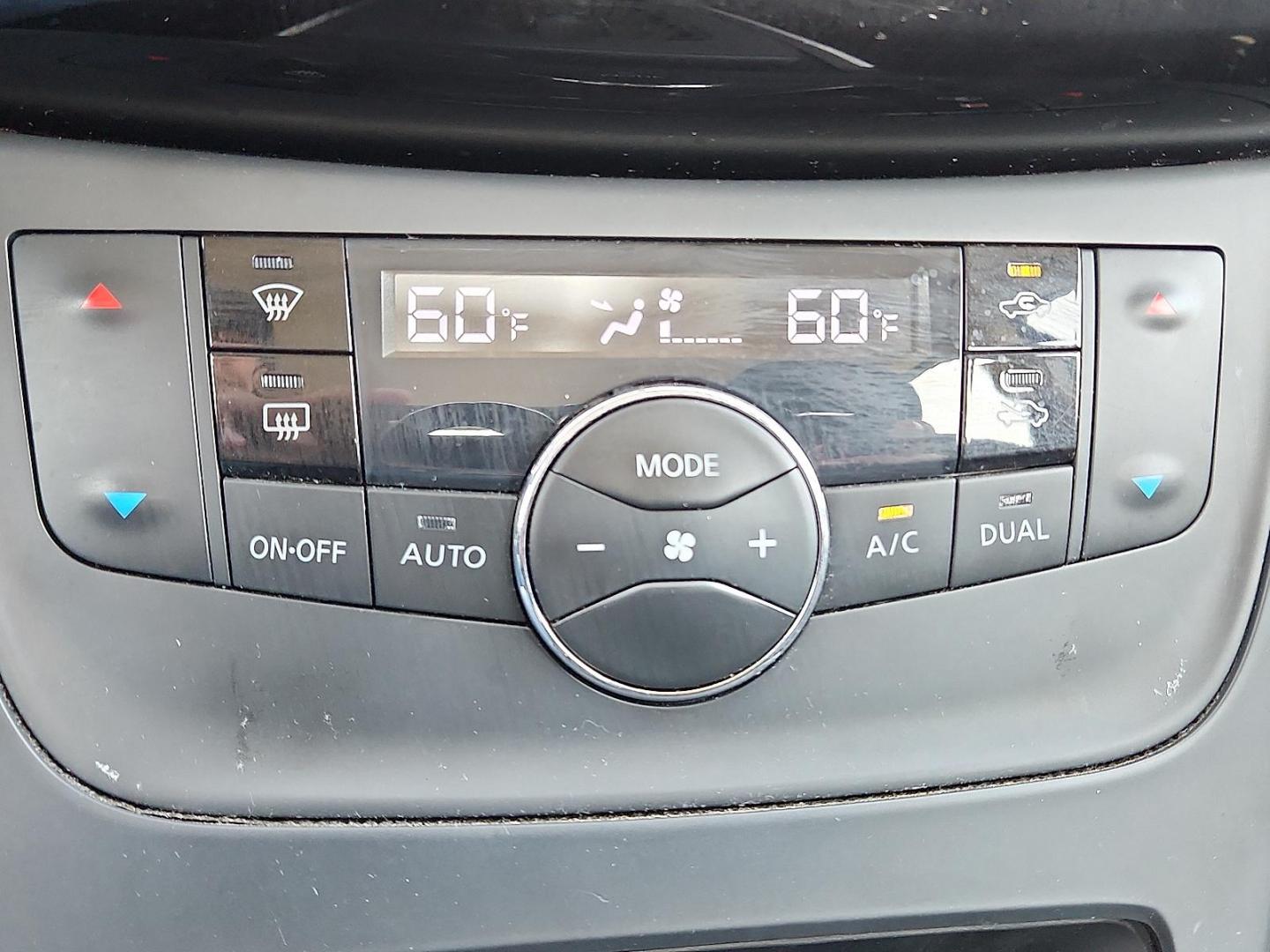 2019 BLUE /Charcoal - G Nissan Sentra SV (3N1AB7AP0KY) with an 1.8L I-4 DOHC, variable valve control, regular unleaded, engine with 124HP engine, located at 4110 Avenue Q, Lubbock, 79412, 33.556553, -101.855820 - 02/24/2026 KEY IN ENVELOPE GOD - Photo#9