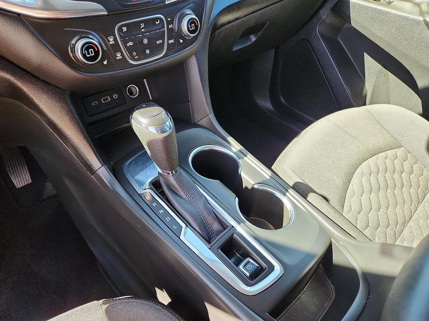 2021 BLACK Chevrolet Equinox FWD 2FL (3GNAXJEV3ML) with an 1.5L I-4 gasoline direct injection, DOHC, VVT variable valve control, intercooled turbo, regular unleaded, engine with 170HP engine, located at 4110 Avenue Q, Lubbock, 79412, 33.556553, -101.855820 - Photo#11