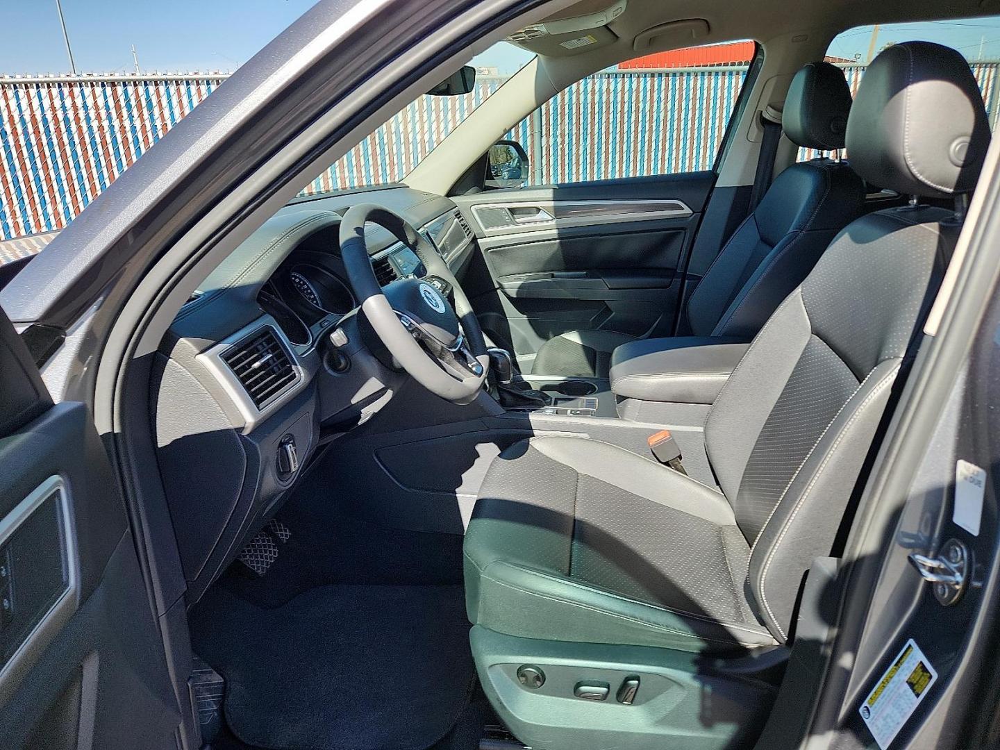 2019 GRAY Volkswagen Atlas 3.6L V6 SE w/Technology (1V2WR2CA2KC) with an 3.6L V-6 gasoline direct injection, DOHC, variable valve control, regular unleaded, engine with 276HP engine, located at 4110 Avenue Q, Lubbock, 79412, 33.556553, -101.855820 - 02/24/2026 KEY IS ENVELOPE GOD - Photo#6