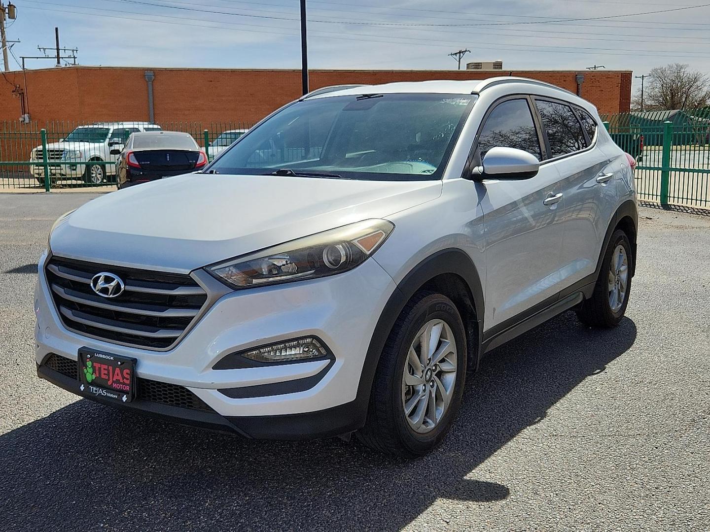 2016 SILVER /Gray - TGG Hyundai Tucson SE (KM8J33A46GU) with an Nu 2L I-4 gasoline direct injection, DOHC, variable valve control, regular unleaded, engine with 164HP engine, located at 4110 Avenue Q, Lubbock, 79412, 33.556553, -101.855820 - 02/24/2026 KEY IN ENVELOPE GOD - Photo#4