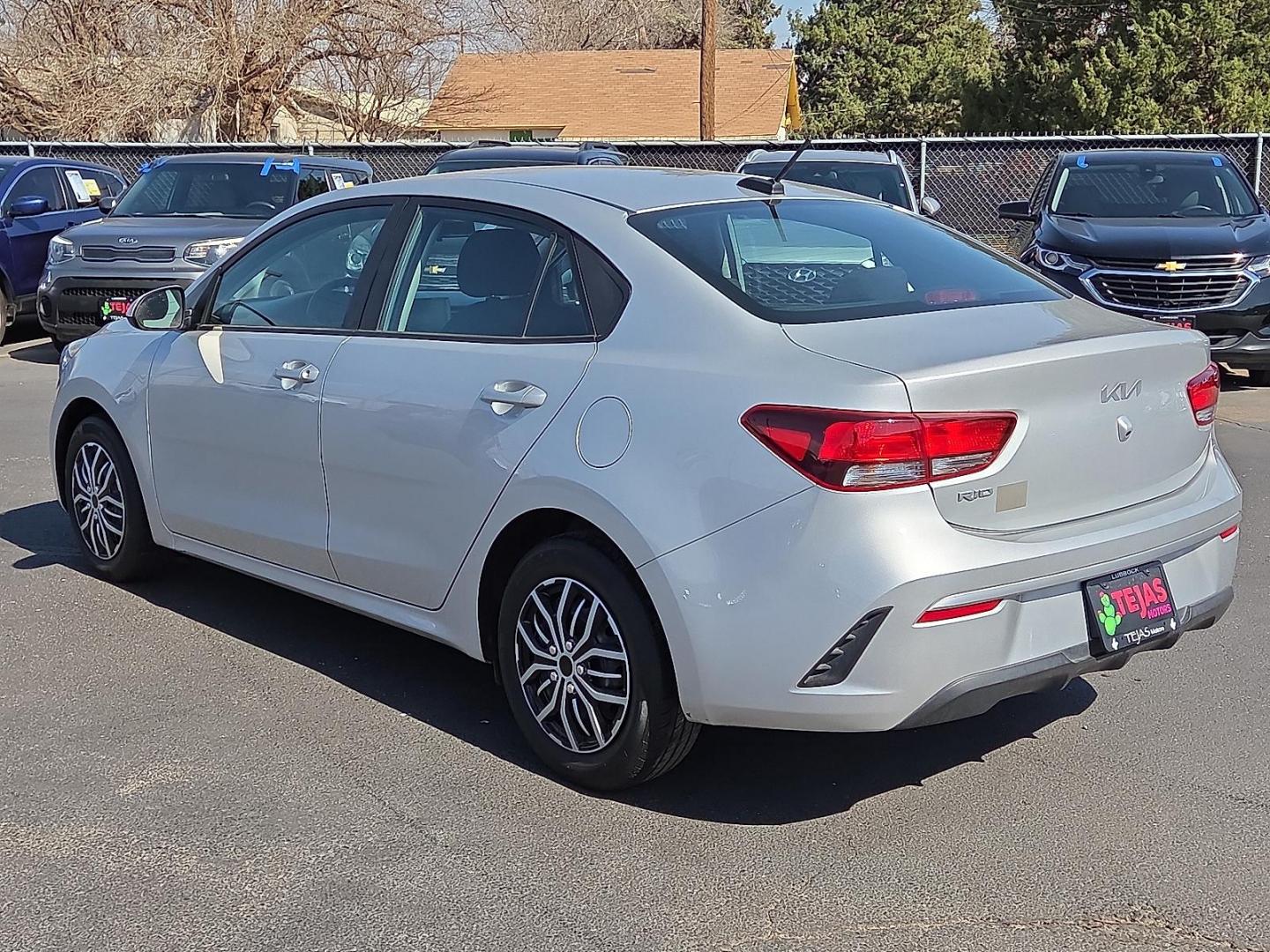 2022 Silky Silver - 4SS /Black - WK Kia Rio S (3KPA24ADXNE) with an Gamma-II 1.6L I-4 DOHC, variable valve control, regular unleaded, engine with 120HP engine, located at 4110 Avenue Q, Lubbock, 79412, 33.556553, -101.855820 - Photo#3
