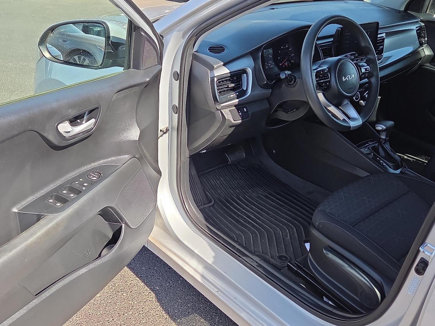 2022 Silky Silver - 4SS /Black - WK Kia Rio S (3KPA24ADXNE) with an Gamma-II 1.6L I-4 DOHC, variable valve control, regular unleaded, engine with 120HP engine, located at 4110 Avenue Q, Lubbock, 79412, 33.556553, -101.855820 - Photo#9