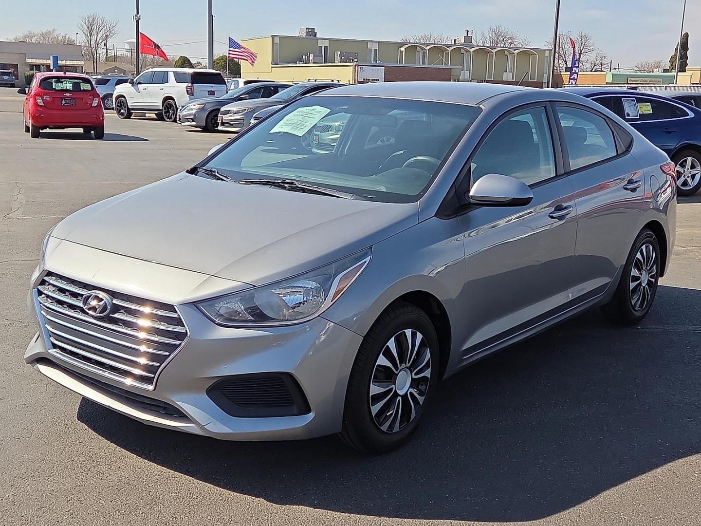 2021 Forge Gray - KLG /Black - TRY Hyundai Accent SE (3KPC24A63ME) with an Smartstream 1.6L I-4 port/direct injection, DOHC, CVVT variable valve control, regular unleaded, engine with 120HP engine, located at 4110 Avenue Q, Lubbock, 79412, 33.556553, -101.855820 - Photo#4