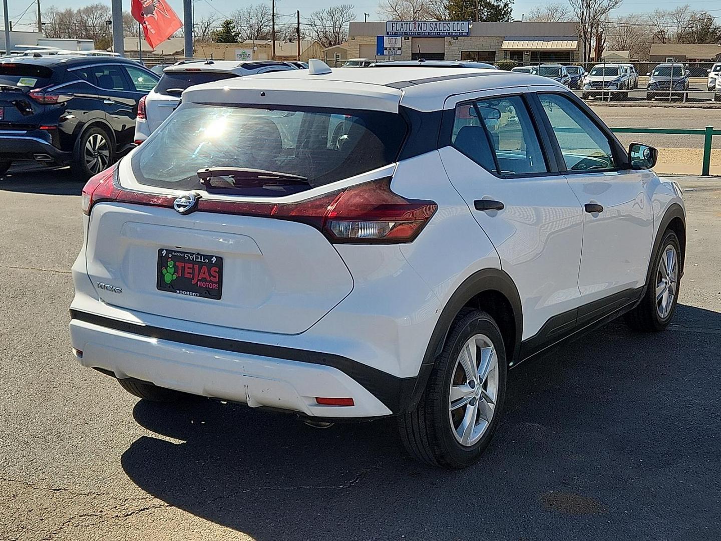 2021 WHITE Nissan Kicks S Xtronic CVT (3N1CP5BV7ML) with an 1.6L I-4 DOHC, CVTCS variable valve control, regular unleaded, engine with 122HP engine, located at 4110 Avenue Q, Lubbock, 79412, 33.556553, -101.855820 - Photo#1