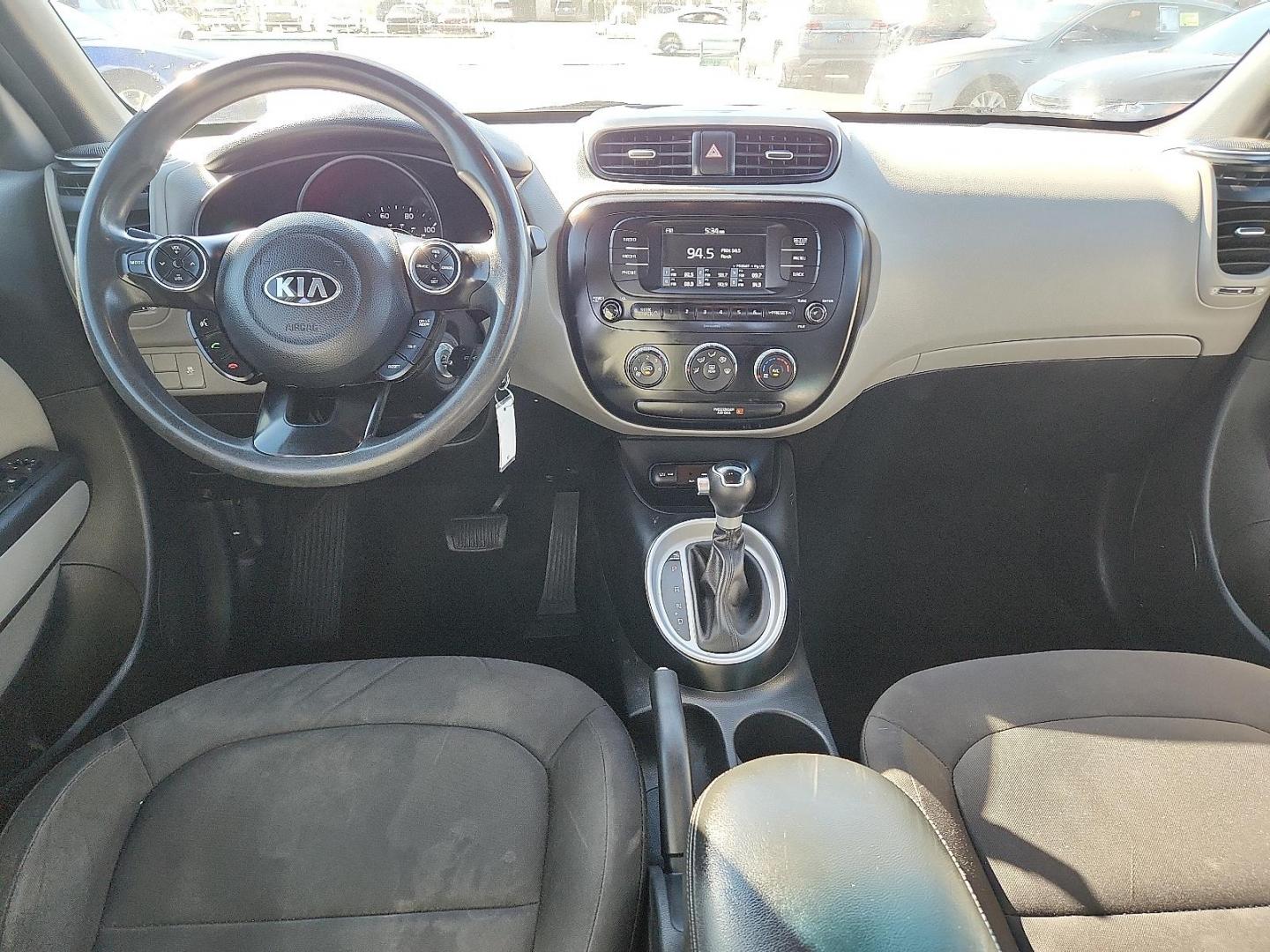 2018 GRAY Kia Soul (KNDJN2A25J7) with an Gamma 1.6L I-4 gasoline direct injection, DOHC, D-CVVT variable valve control, regular unleaded, engine with 130HP engine, located at 4110 Avenue Q, Lubbock, 79412, 33.556553, -101.855820 - Photo#5