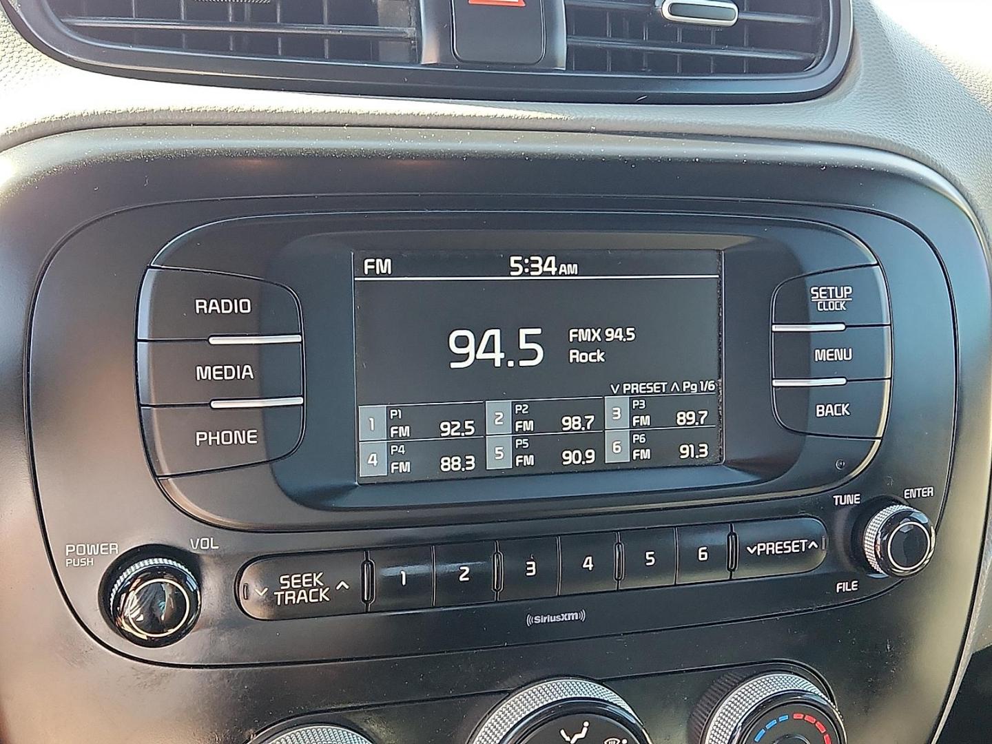 2018 GRAY Kia Soul (KNDJN2A25J7) with an Gamma 1.6L I-4 gasoline direct injection, DOHC, D-CVVT variable valve control, regular unleaded, engine with 130HP engine, located at 4110 Avenue Q, Lubbock, 79412, 33.556553, -101.855820 - Photo#7