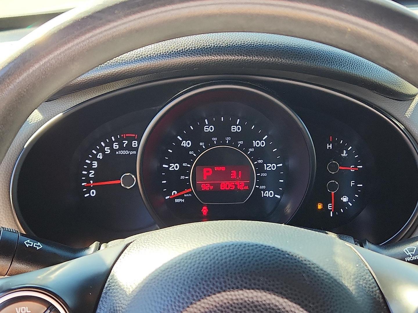 2018 GRAY Kia Soul (KNDJN2A25J7) with an Gamma 1.6L I-4 gasoline direct injection, DOHC, D-CVVT variable valve control, regular unleaded, engine with 130HP engine, located at 4110 Avenue Q, Lubbock, 79412, 33.556553, -101.855820 - Photo#9