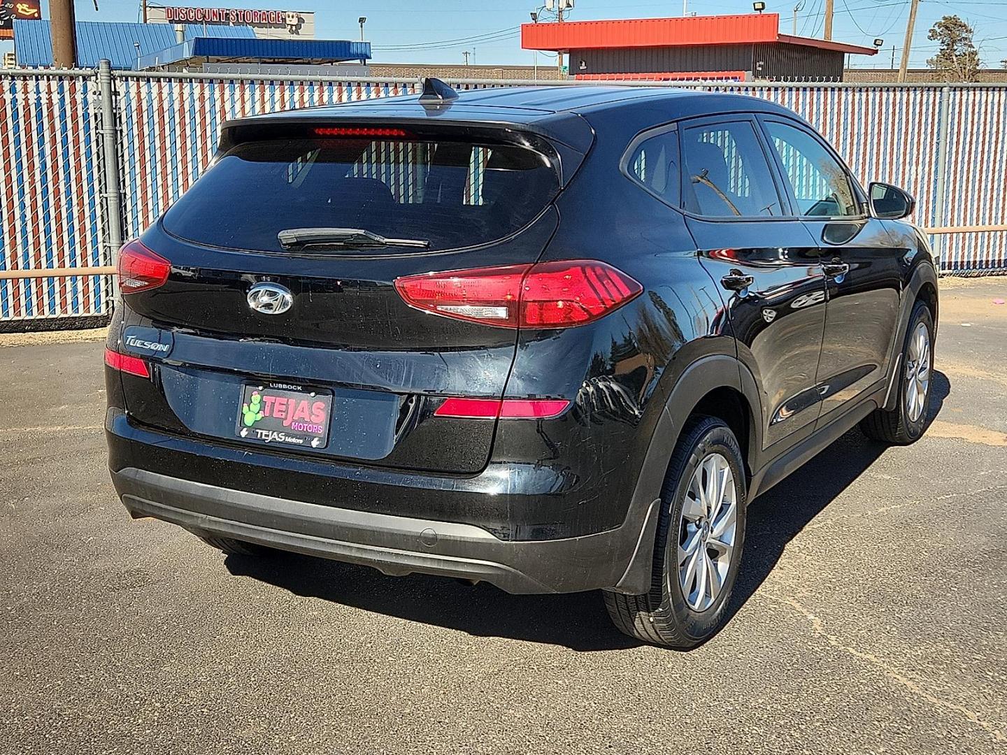 2020 BLACK Hyundai Tucson SE (KM8J23A48LU) with an Nu 2L I-4 gasoline direct injection, DOHC, D-CVVT variable valve control, regular unleaded, engine with 161HP engine, located at 4110 Avenue Q, Lubbock, 79412, 33.556553, -101.855820 - Photo#1