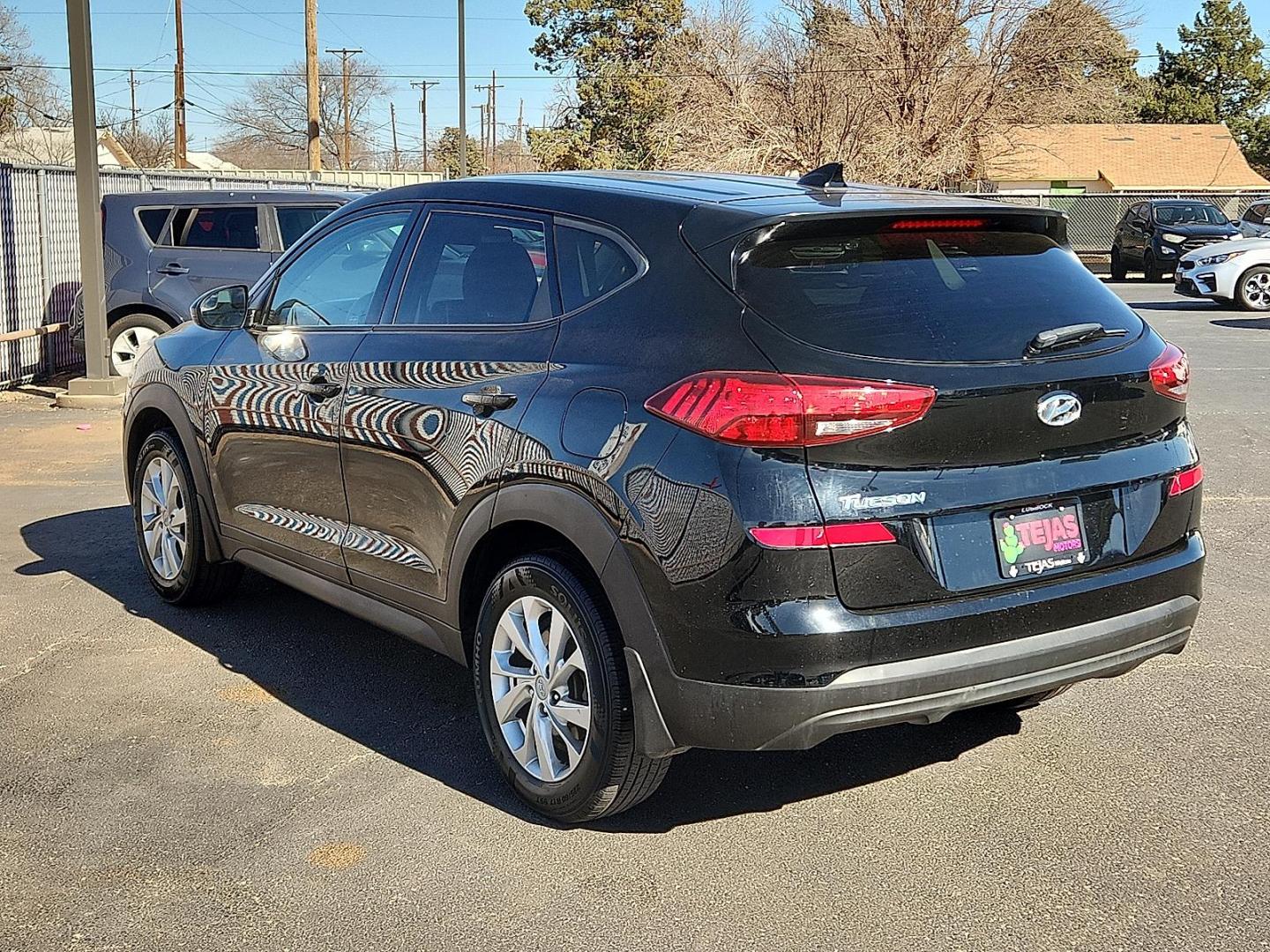 2020 BLACK Hyundai Tucson SE (KM8J23A48LU) with an Nu 2L I-4 gasoline direct injection, DOHC, D-CVVT variable valve control, regular unleaded, engine with 161HP engine, located at 4110 Avenue Q, Lubbock, 79412, 33.556553, -101.855820 - Photo#2