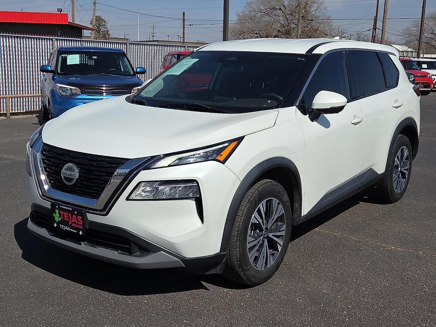 2021 Pearl White Tricoat - QAB /Charcoal - G Nissan Rogue SV Intelligent AWD (5N1AT3BB3MC) with an 2.5L I-4 gasoline direct injection, DOHC, variable valve control, regular unleaded, engine with 181HP engine, located at 4110 Avenue Q, Lubbock, 79412, 33.556553, -101.855820 - 03/04/2026 KEY IN ENVELOPE GOD - Photo#4