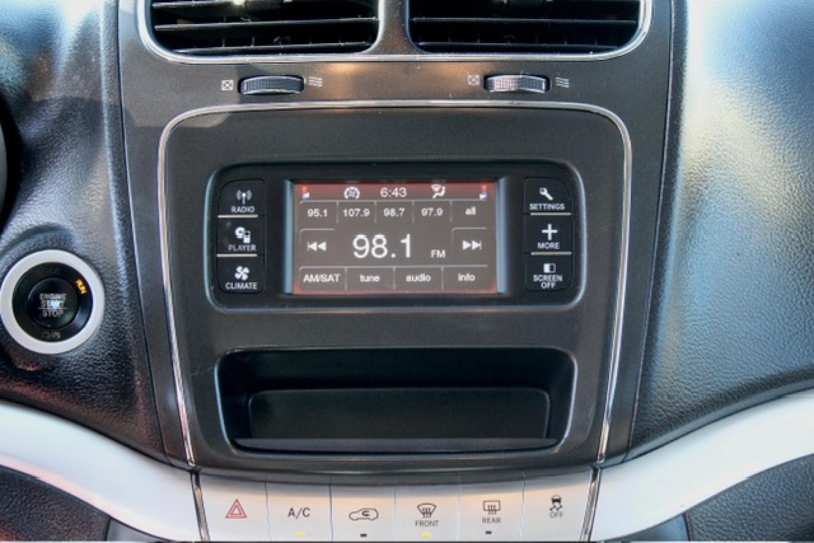 2018 RED Dodge Journey SE (3C4PDCAB6JT) with an Tigershark MultiAir 2.4L I-4 DOHC, variable valve control, regular unleaded, engine with 173HP engine, located at 4110 Avenue Q, Lubbock, 79412, 33.556553, -101.855820- Photo#6