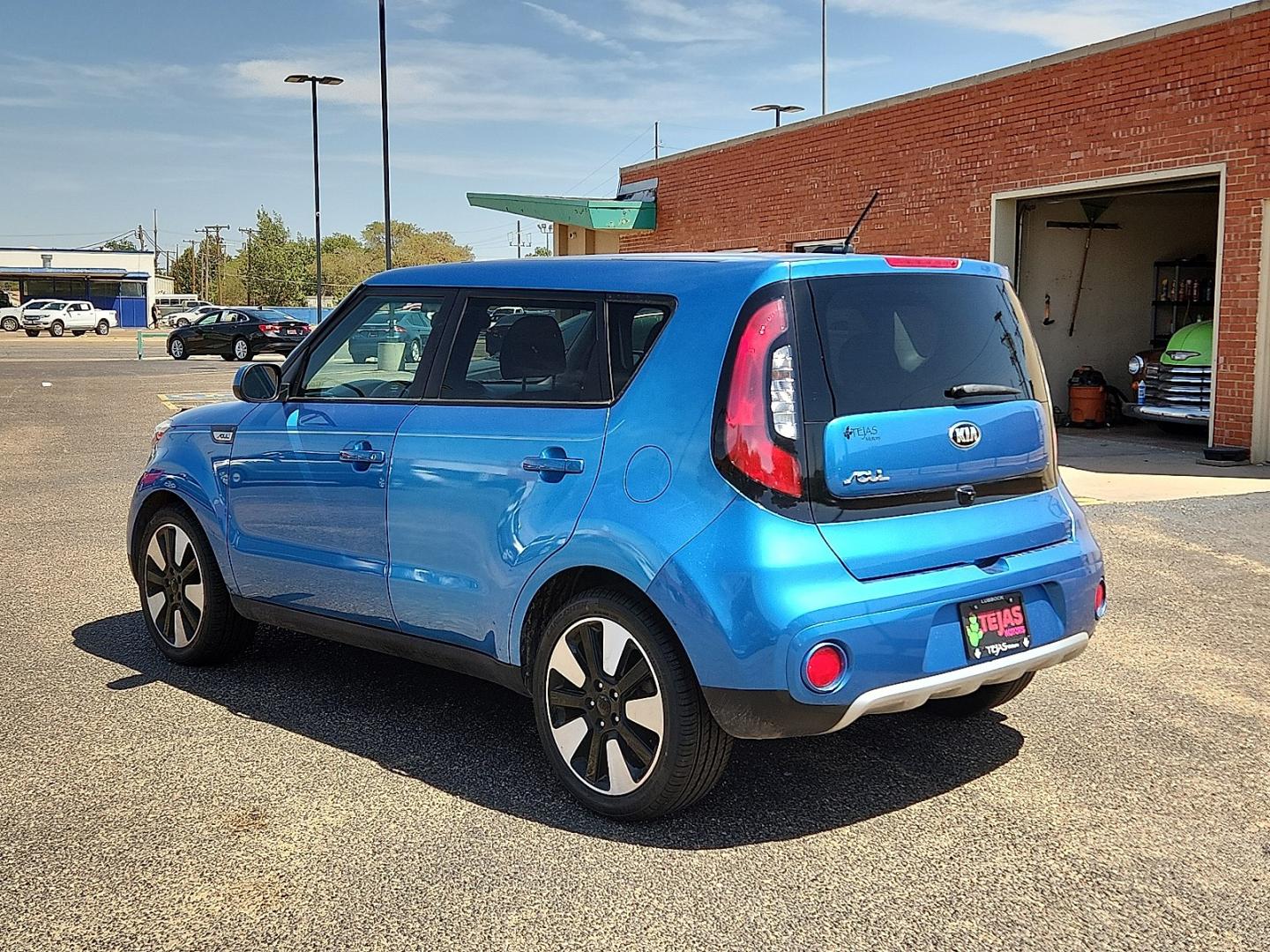 2018 Mysterious Blue - AAP /Black - EQ Kia Soul + (KNDJP3A59J7) with an 2L I-4 gasoline direct injection, DOHC, D-CVVT variable valve control, regular unleaded, engine with 161HP engine, located at 4110 Avenue Q, Lubbock, 79412, 33.556553, -101.855820- Photo#2