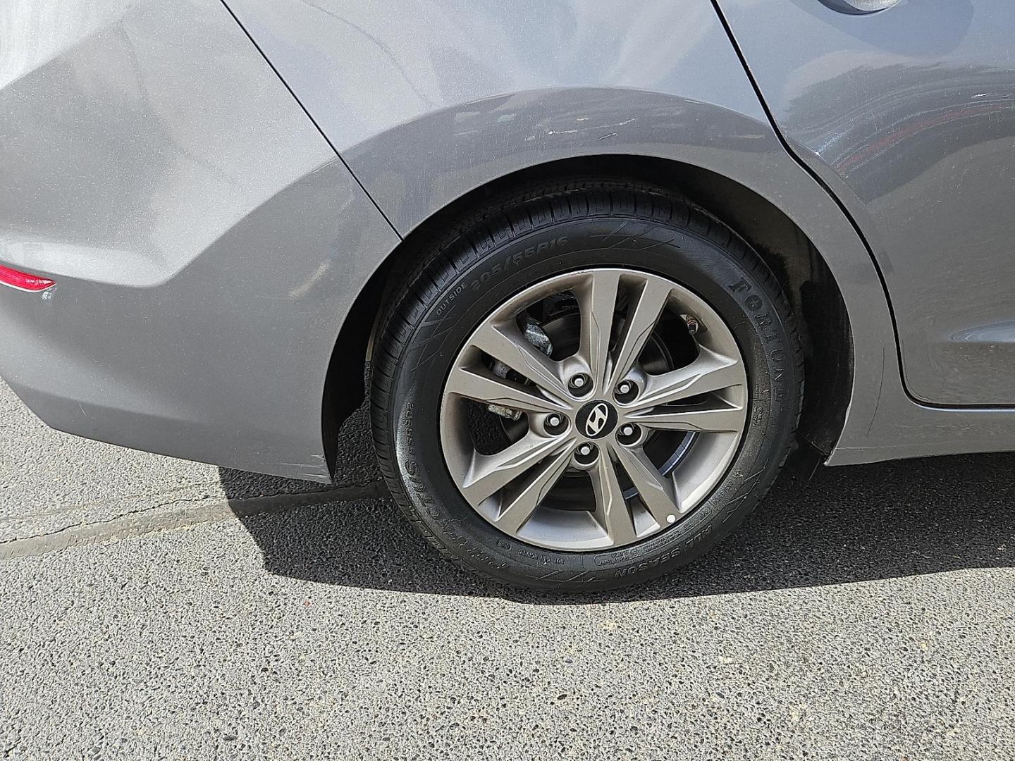 2018 GRAY /Gray - PK Hyundai Elantra SEL (5NPD84LF0JH) with an Nu 2L I-4 DOHC, D-CVVT variable valve control, regular unleaded, engine with 147HP engine, located at 4110 Avenue Q, Lubbock, 79412, 33.556553, -101.855820 - 03/07/2026 KEY IN ENVELOPE GOD - Photo#4