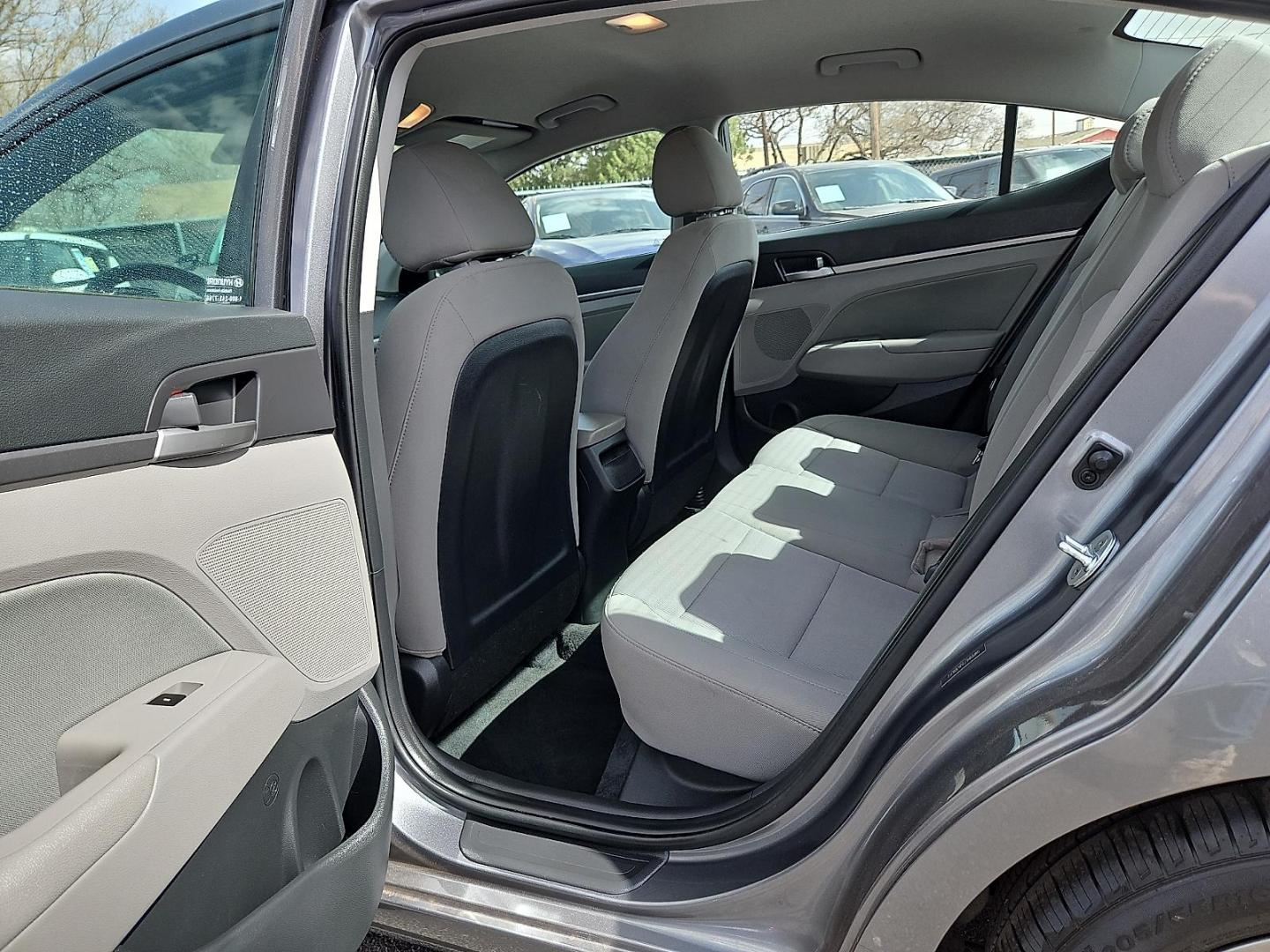 2018 GRAY /Gray - PK Hyundai Elantra SEL (5NPD84LF0JH) with an Nu 2L I-4 DOHC, D-CVVT variable valve control, regular unleaded, engine with 147HP engine, located at 4110 Avenue Q, Lubbock, 79412, 33.556553, -101.855820 - 03/07/2026 KEY IN ENVELOPE GOD - Photo#5