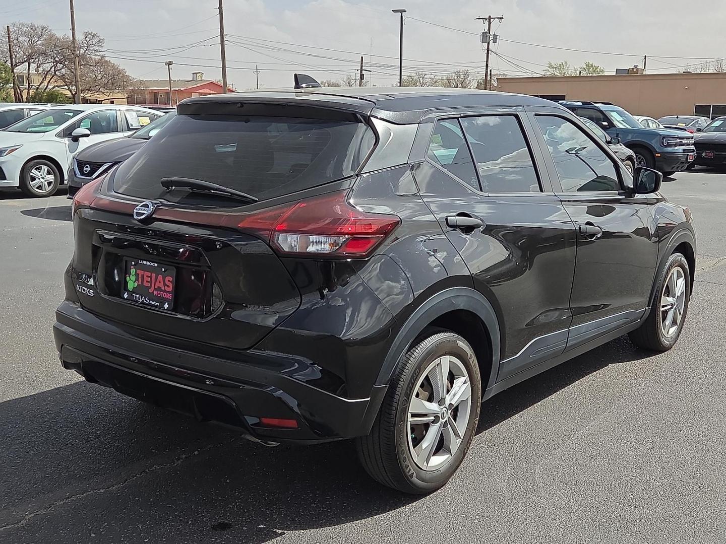 2021 Super Black - KH3 /Charcoal - G Nissan Kicks S Xtronic CVT (3N1CP5BV5ML) with an 1.6L I-4 DOHC, CVTCS variable valve control, regular unleaded, engine with 122HP engine, located at 4110 Avenue Q, Lubbock, 79412, 33.556553, -101.855820 - 03/12/2026 key in envelope god - Photo#2