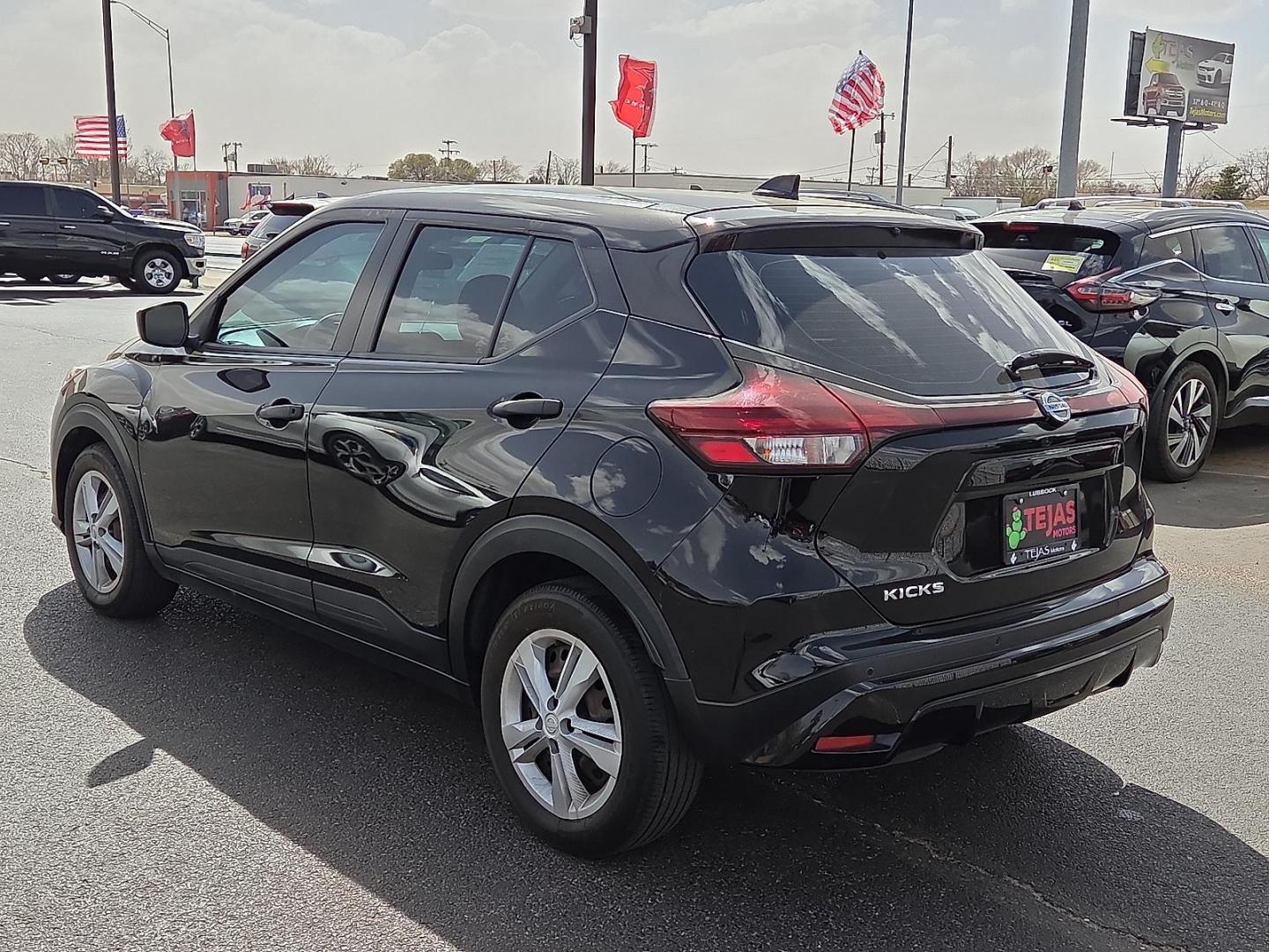 2021 Super Black - KH3 /Charcoal - G Nissan Kicks S Xtronic CVT (3N1CP5BV5ML) with an 1.6L I-4 DOHC, CVTCS variable valve control, regular unleaded, engine with 122HP engine, located at 4110 Avenue Q, Lubbock, 79412, 33.556553, -101.855820 - 03/12/2026 key in envelope god - Photo#3