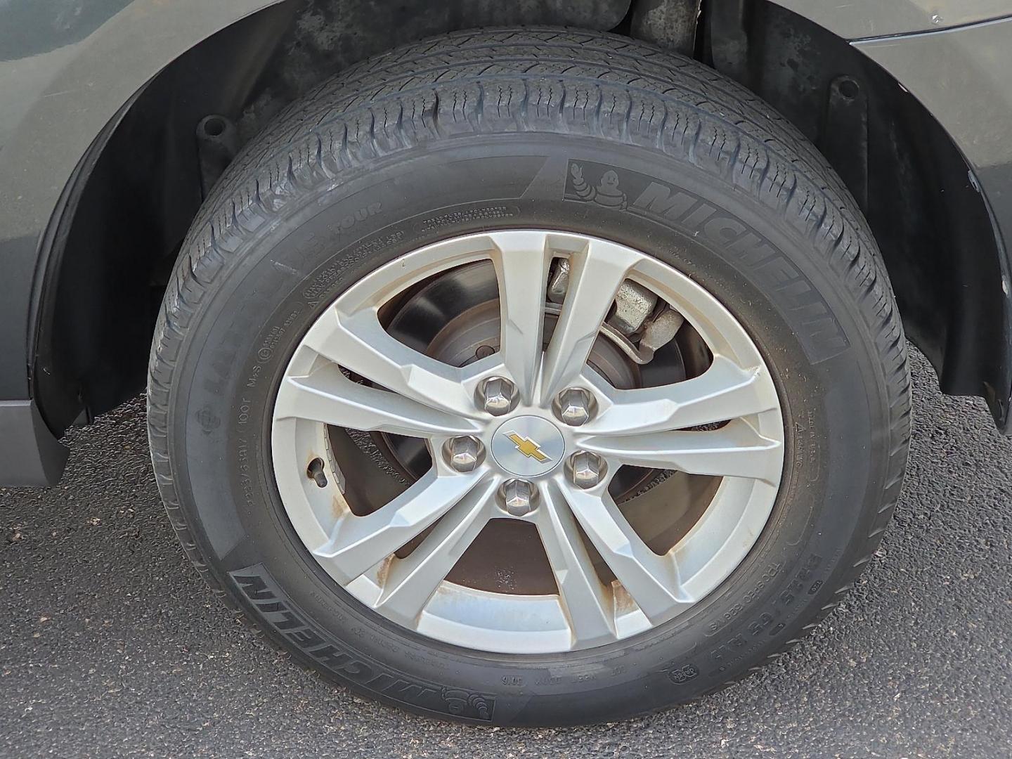 2017 Nightfall Gray Metallic - G7Q /Light Titanium/Jet Black - AFI Chevrolet Equinox LS (2GNALBEK6H1) with an ECOTEC 2.4L I-4 gasoline direct injection, DOHC, VVT variable valve control, regular unleaded, engine with 182HP engine, located at 4110 Avenue Q, Lubbock, 79412, 33.556553, -101.855820 - 03/10/2026 KEY IN ENVELOPE GOD - Photo#5