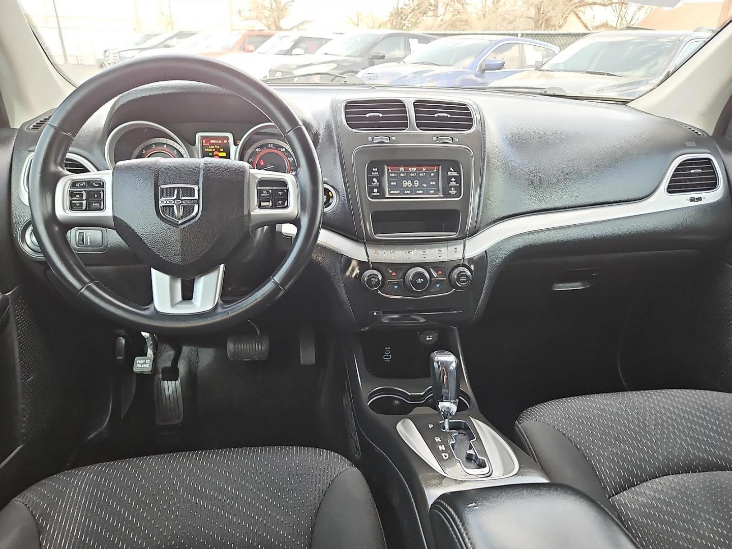 2018 Billet Clearcoat - PSC /Black - X9 Dodge Journey SE (3C4PDCABXJT) with an Tigershark MultiAir 2.4L I-4 DOHC, variable valve control, regular unleaded, engine with 173HP engine, located at 4110 Avenue Q, Lubbock, 79412, 33.556553, -101.855820 - Photo#7