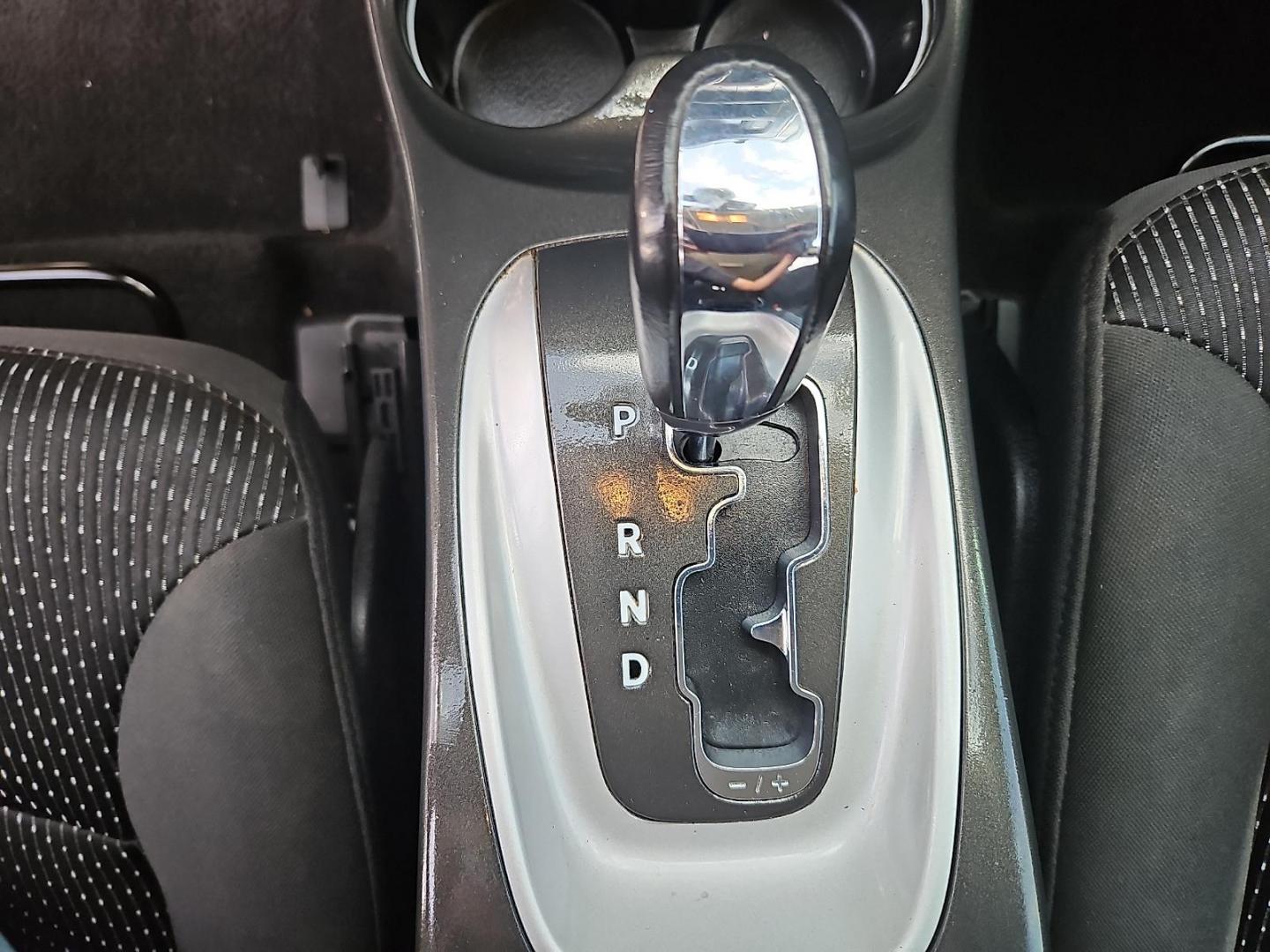 2018 Billet Clearcoat - PSC /Black - X9 Dodge Journey SE (3C4PDCABXJT) with an Tigershark MultiAir 2.4L I-4 DOHC, variable valve control, regular unleaded, engine with 173HP engine, located at 4110 Avenue Q, Lubbock, 79412, 33.556553, -101.855820 - Photo#10