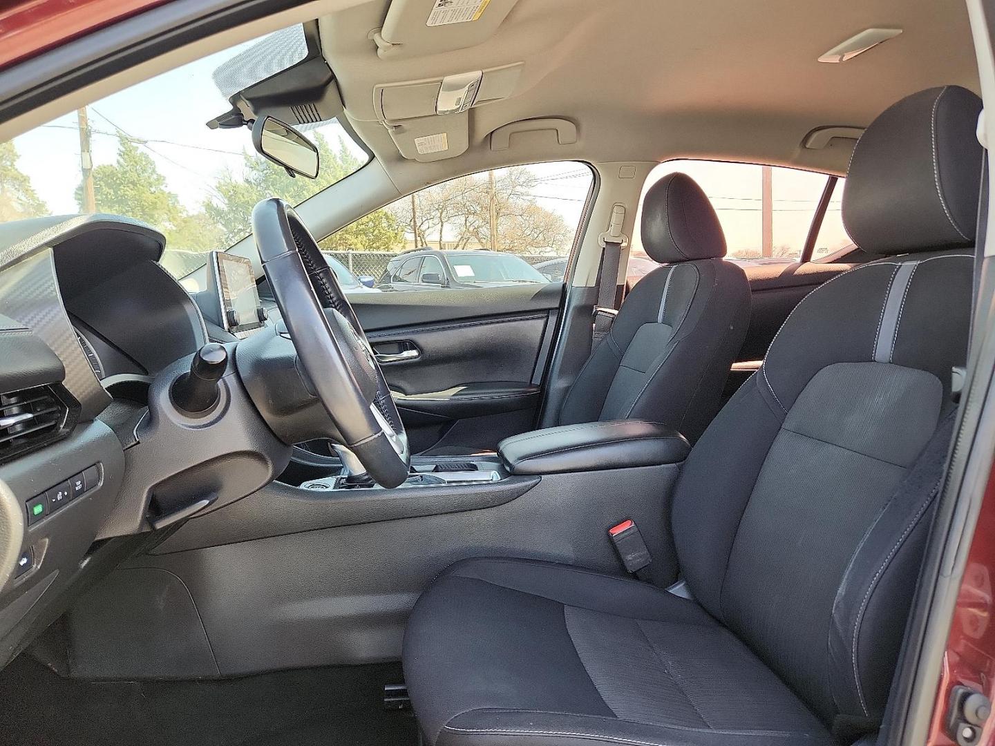 2021 RED /Charcoal - G Nissan Sentra SV Xtronic CVT (3N1AB8CV3MY) with an 2L I-4 gasoline direct injection, DOHC, variable valve control, regular unleaded, engine with 149HP engine, located at 4110 Avenue Q, Lubbock, 79412, 33.556553, -101.855820 - Photo#7